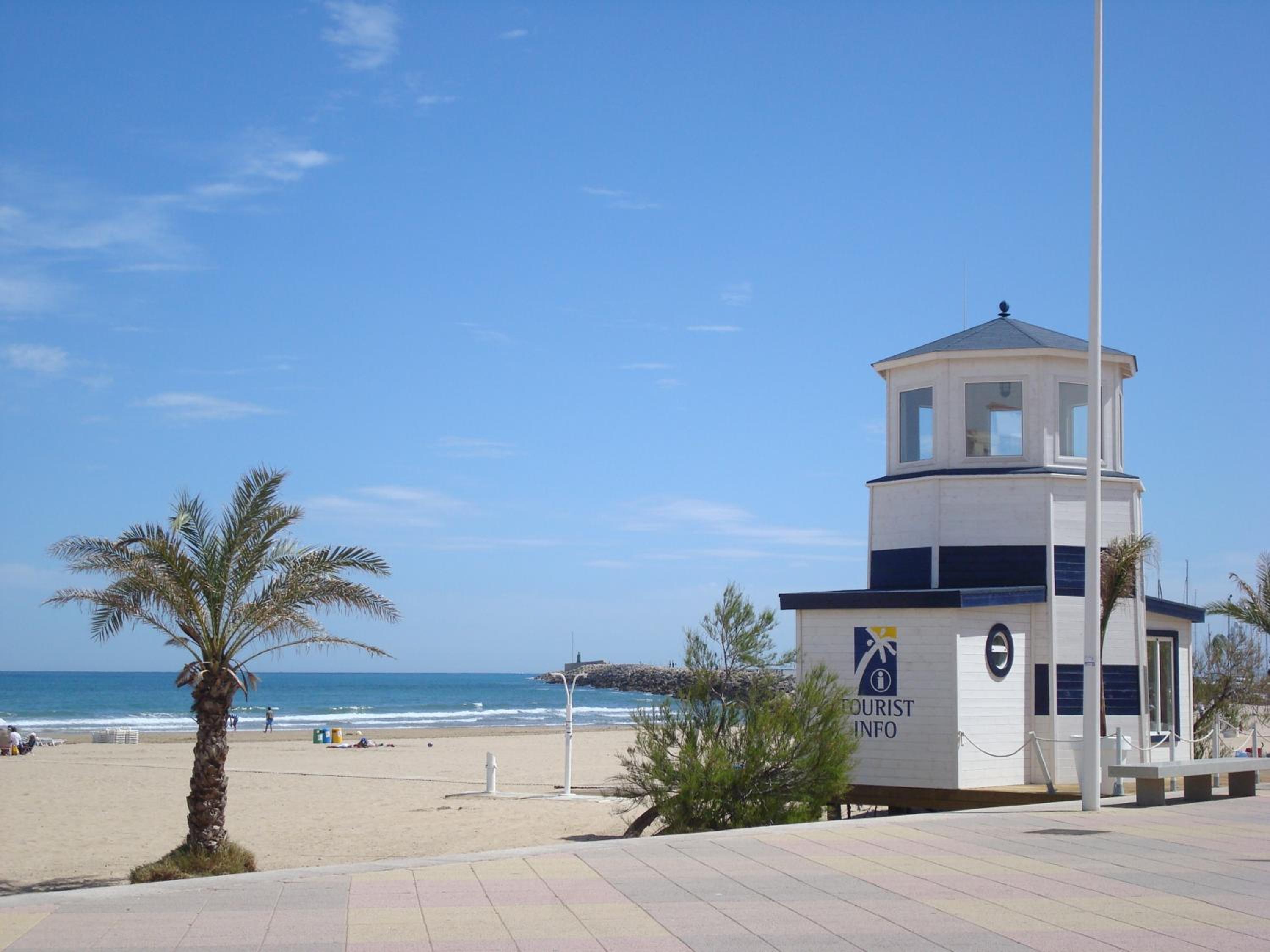 Family Room with Terrace photo 2
