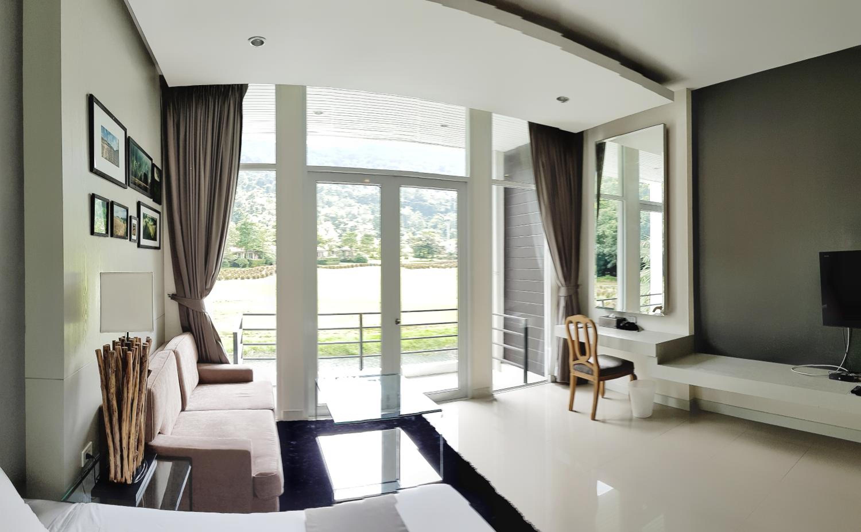 Two-Bedroom House - Photo 19