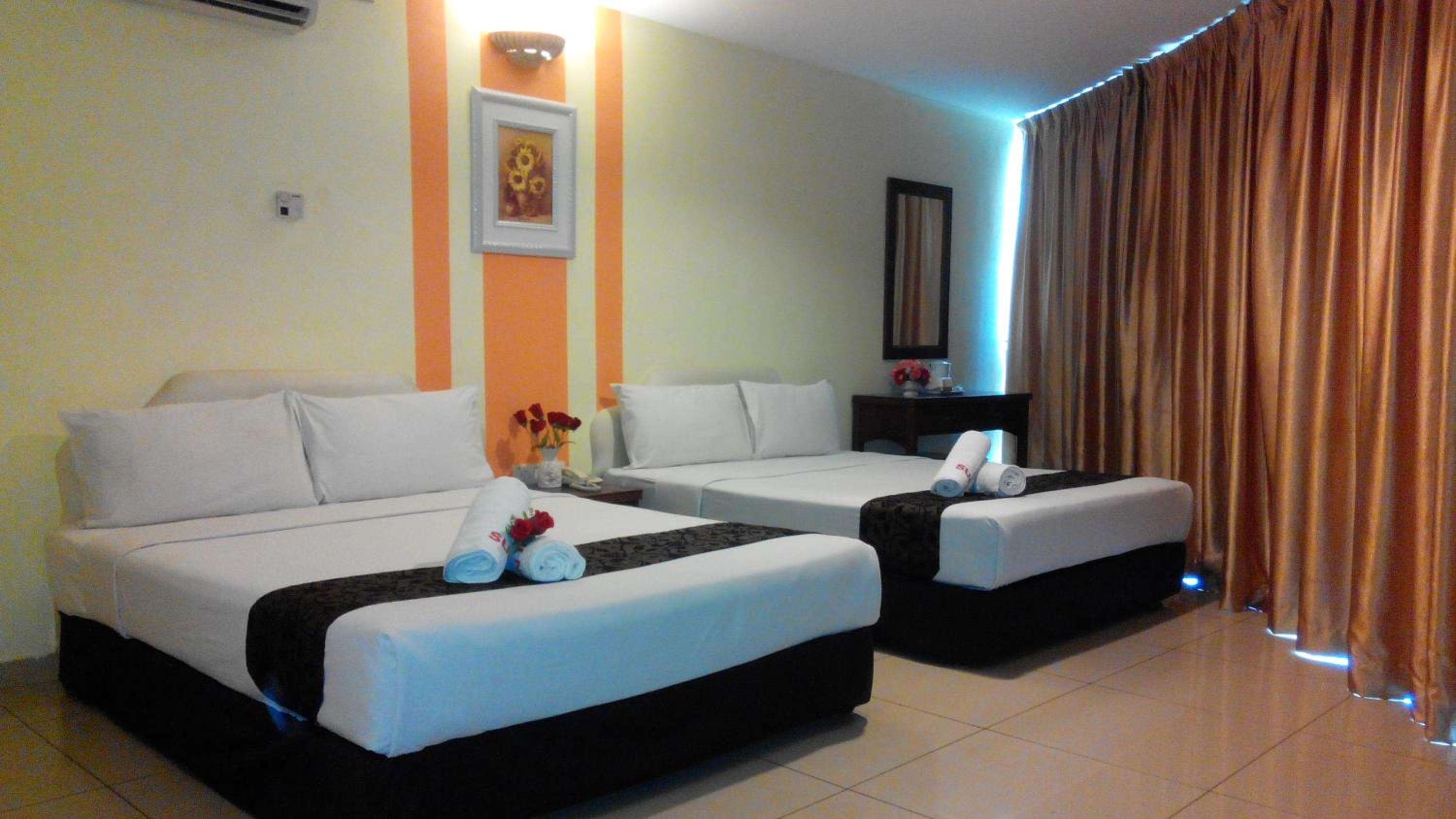 Family Room - Photo 8