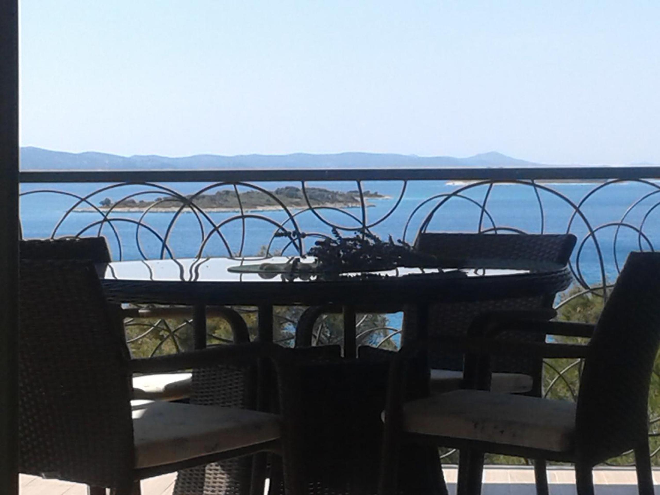 Two-Bedroom Apartment with Terrace and Sea View - Photo 2