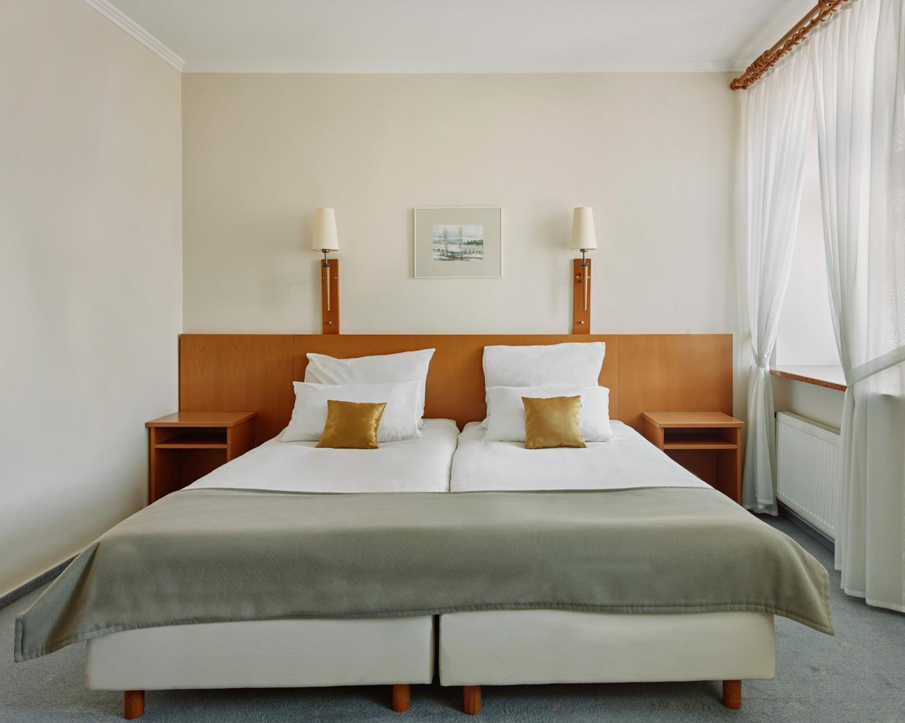 Standard Twin Room - Photo 3