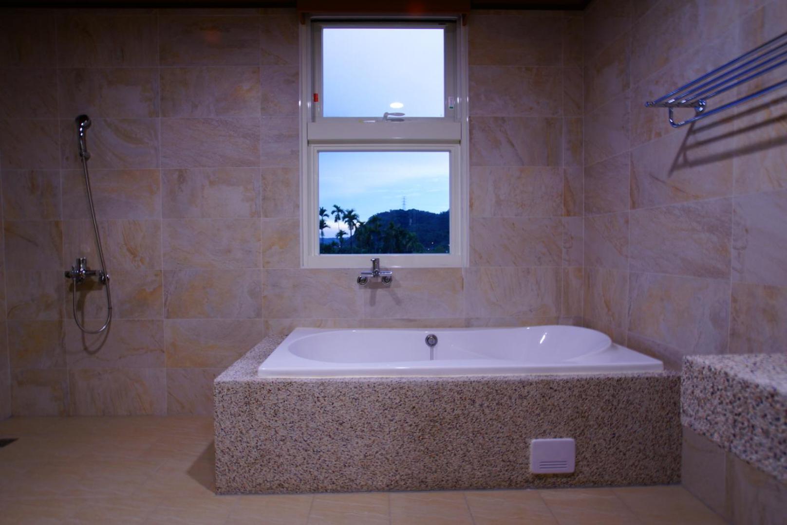 Deluxe Double Room with Bath photo 2