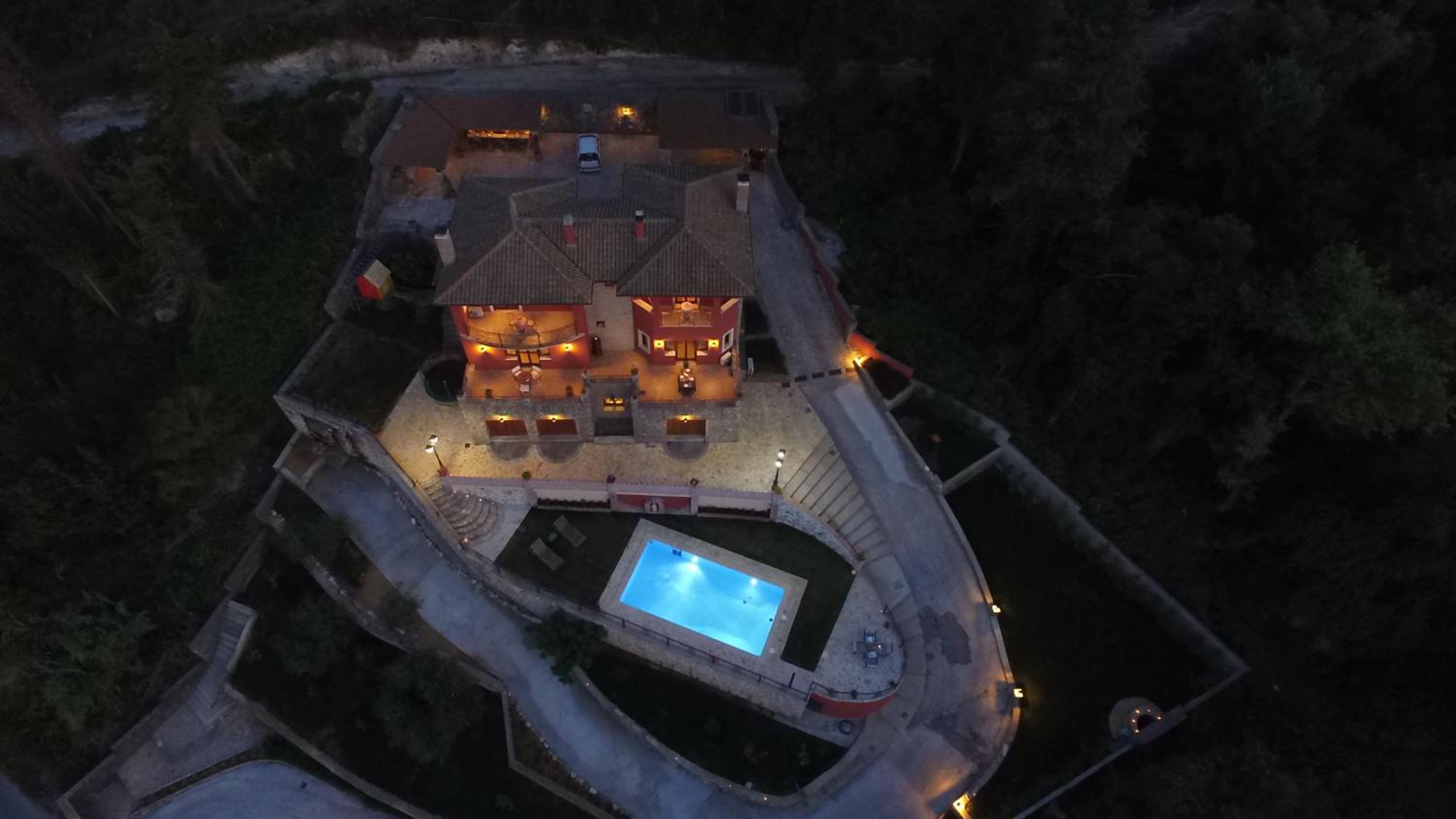 Villa photo 1