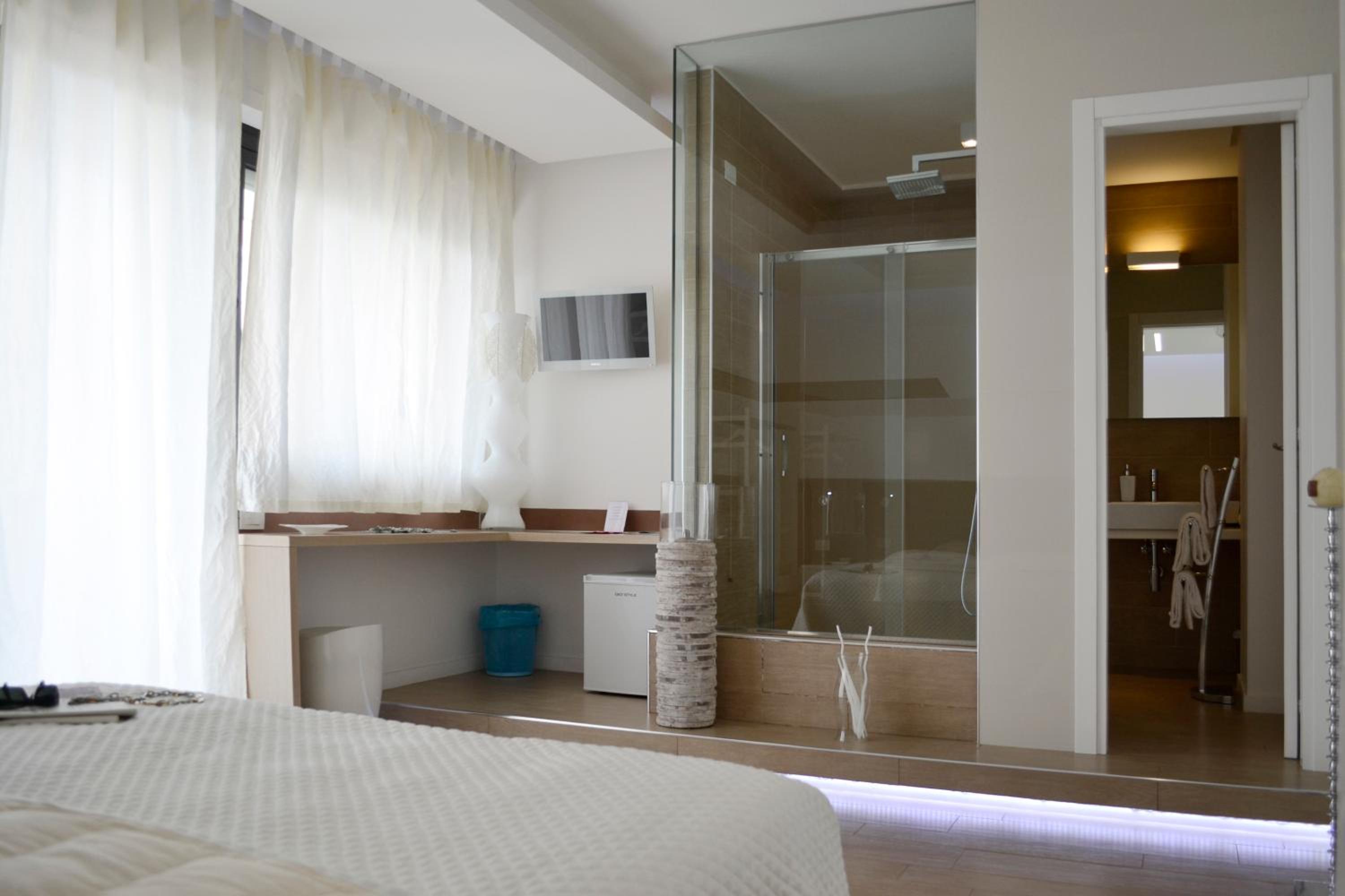Double or Twin Room - Photo 1