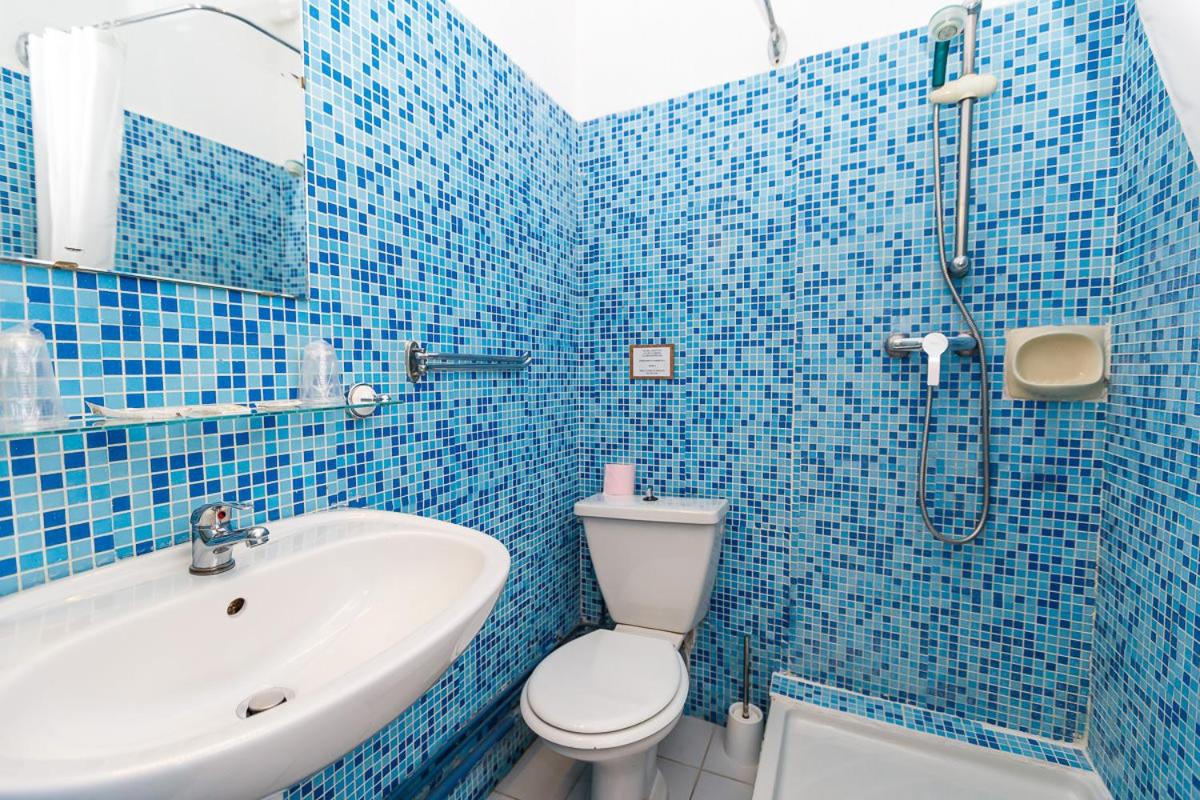 Standard Double Room - Photo 2