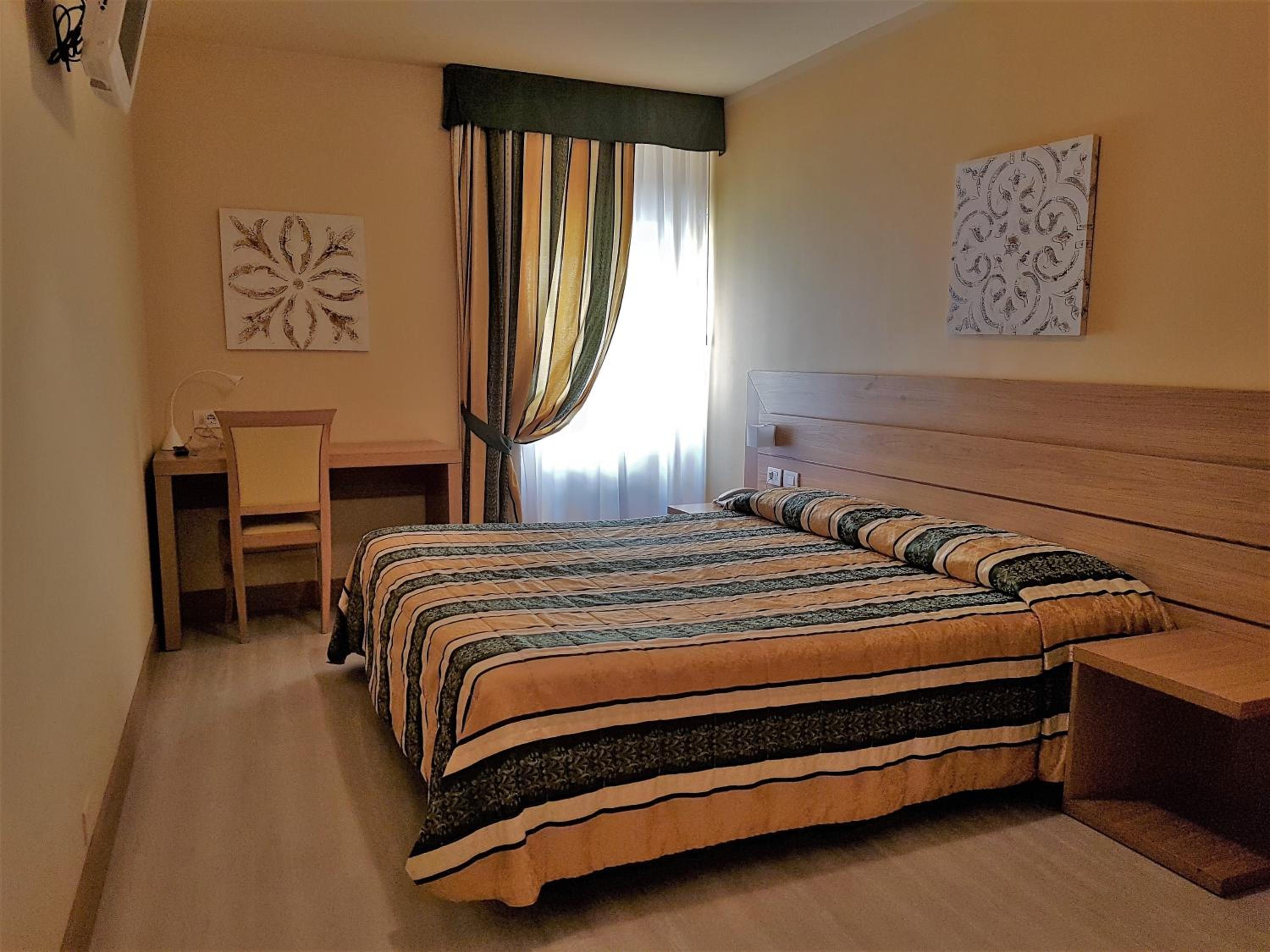 Double or Twin Room photo 1