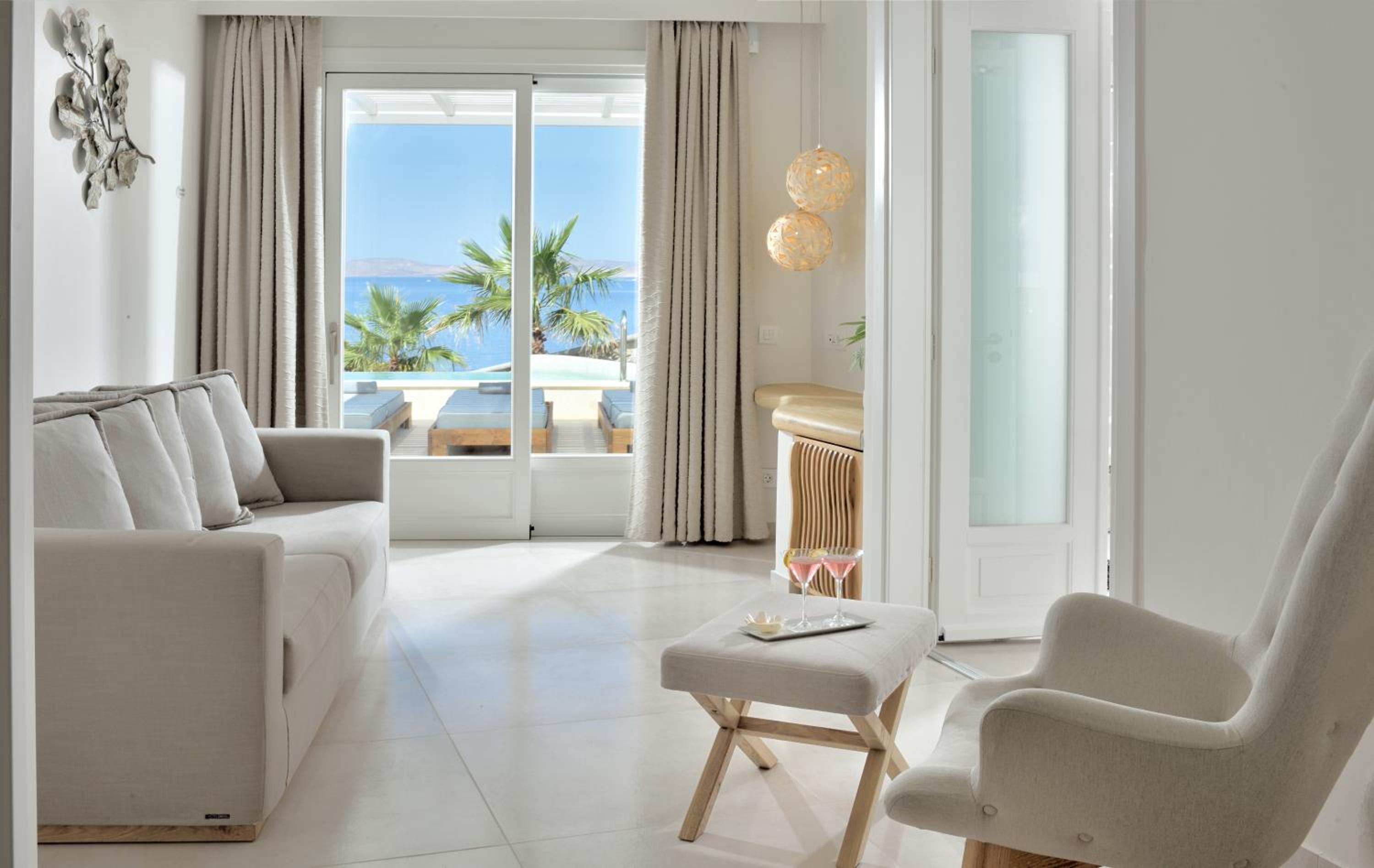 Anax Two-Bedroom Suite with Private Pool and Sea View photo 3