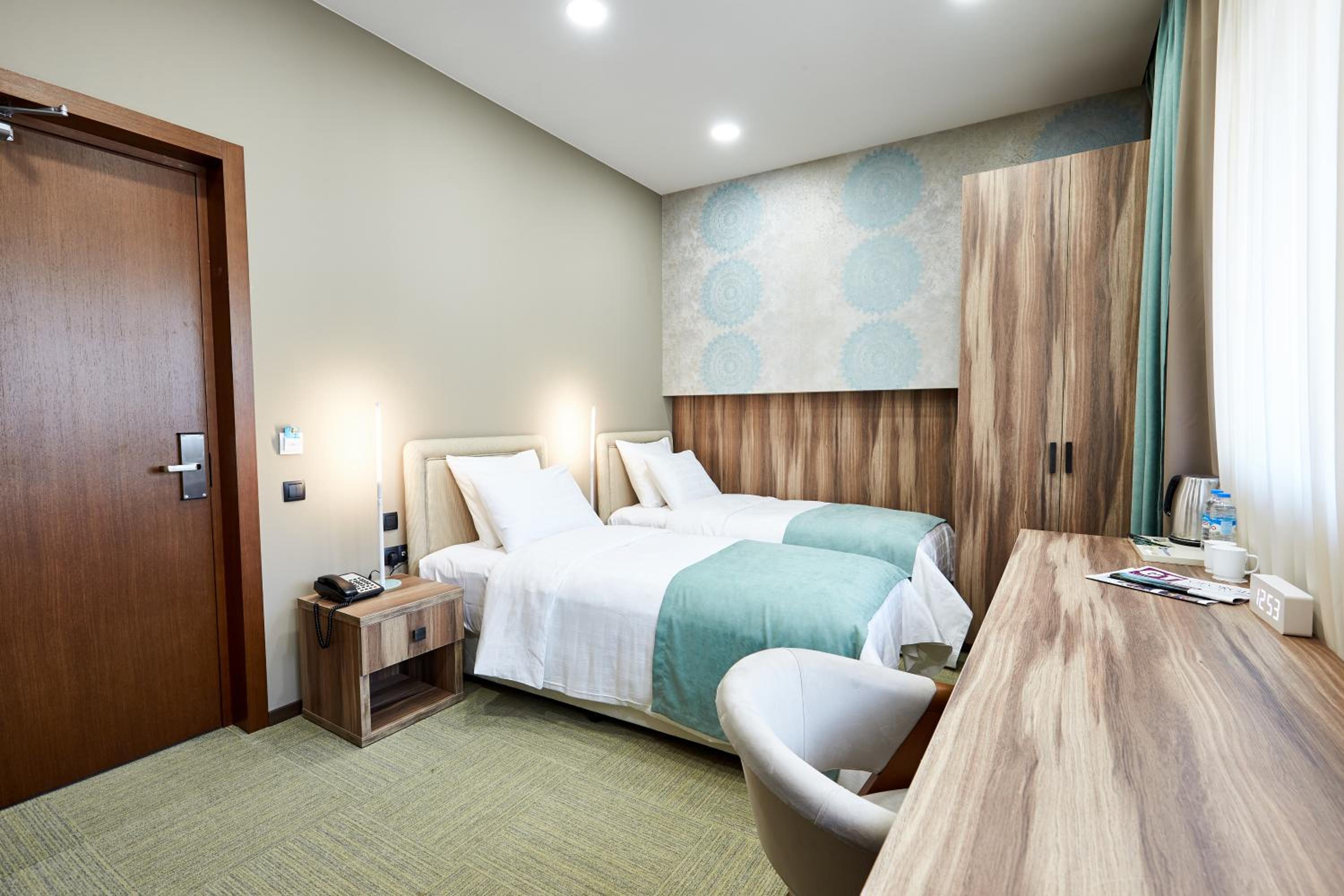 Superior Twin Room with Balcony and Garden View - Non-Smoking