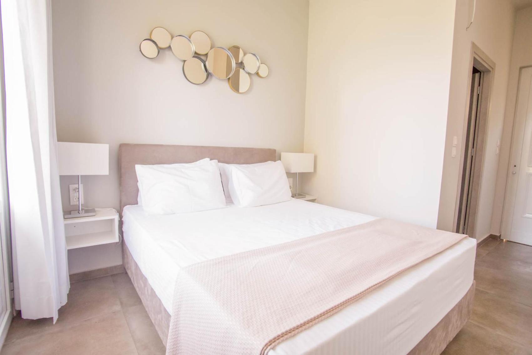 Deluxe Double Room with Balcony and Sea View photo 2