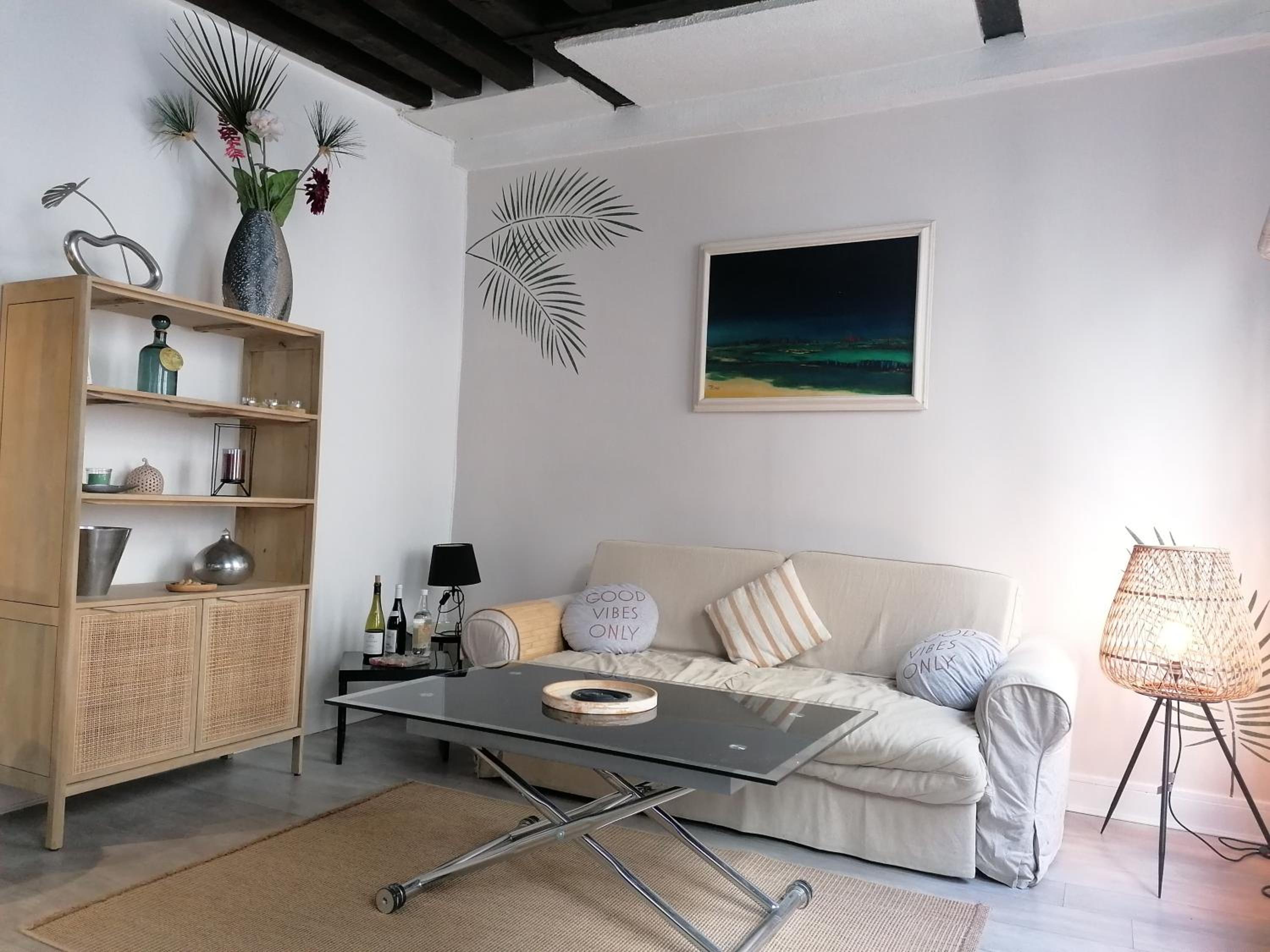 One-Bedroom Apartment photo 3