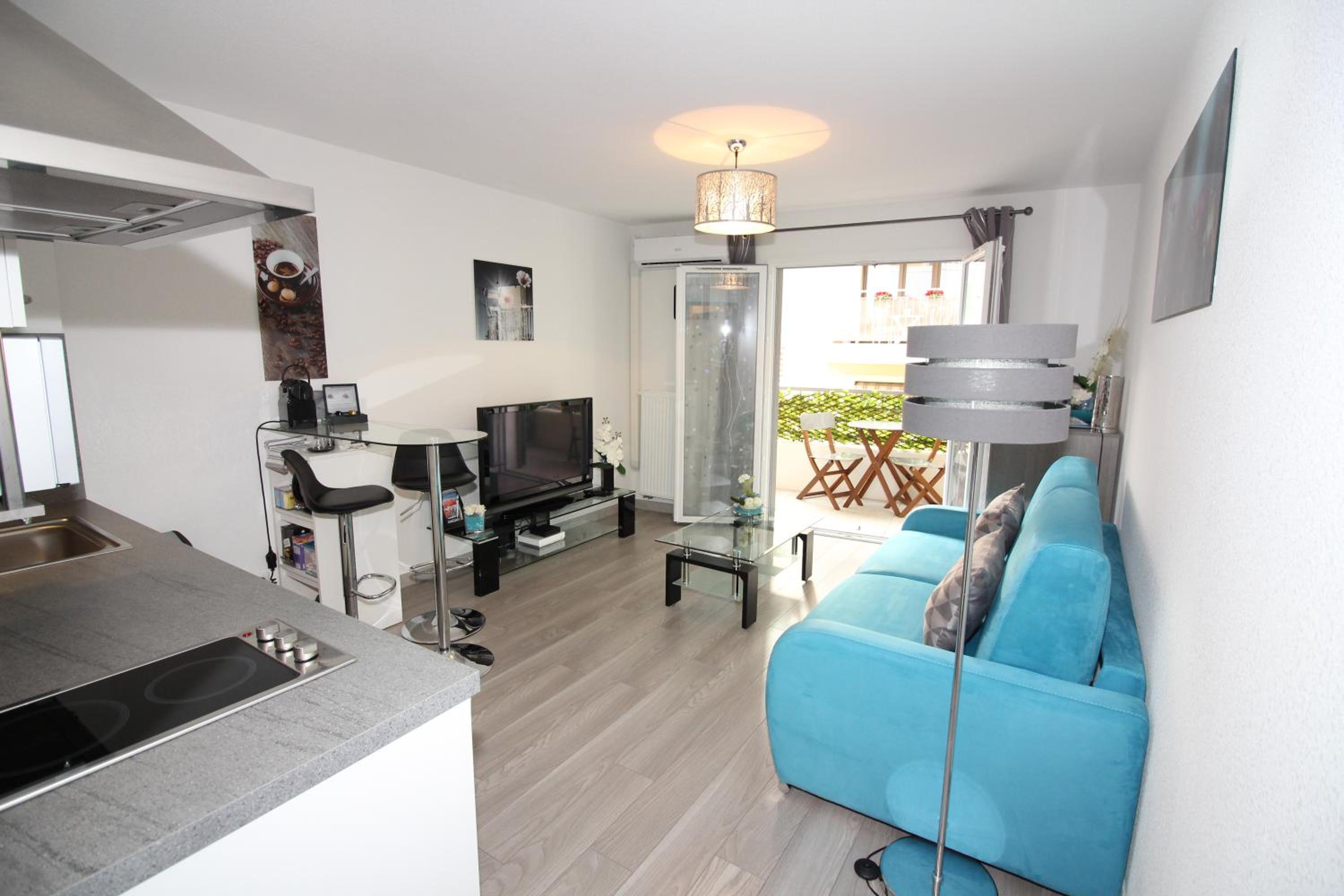 Studio Apartment