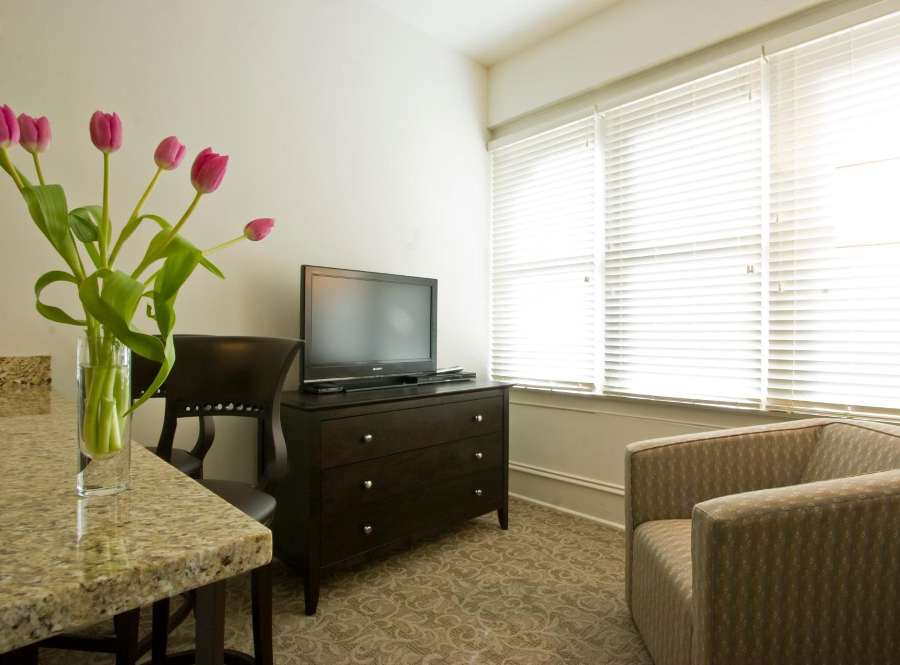 Platinum Hotel Room - Photo 4