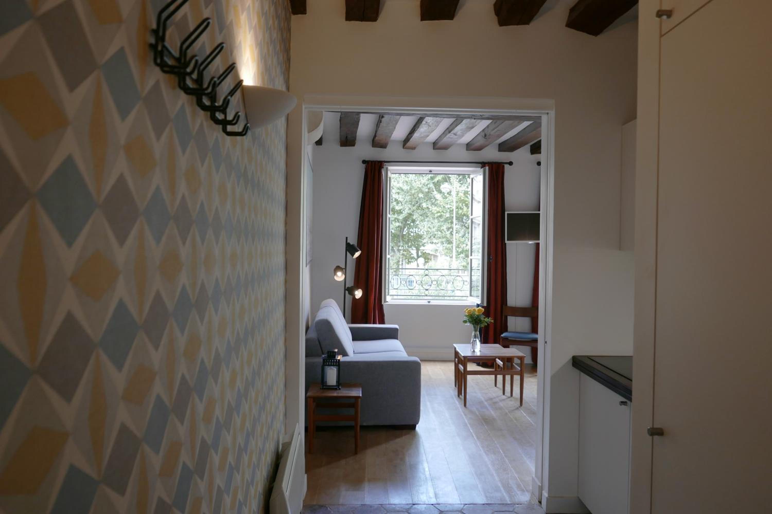 Apartment photo 1