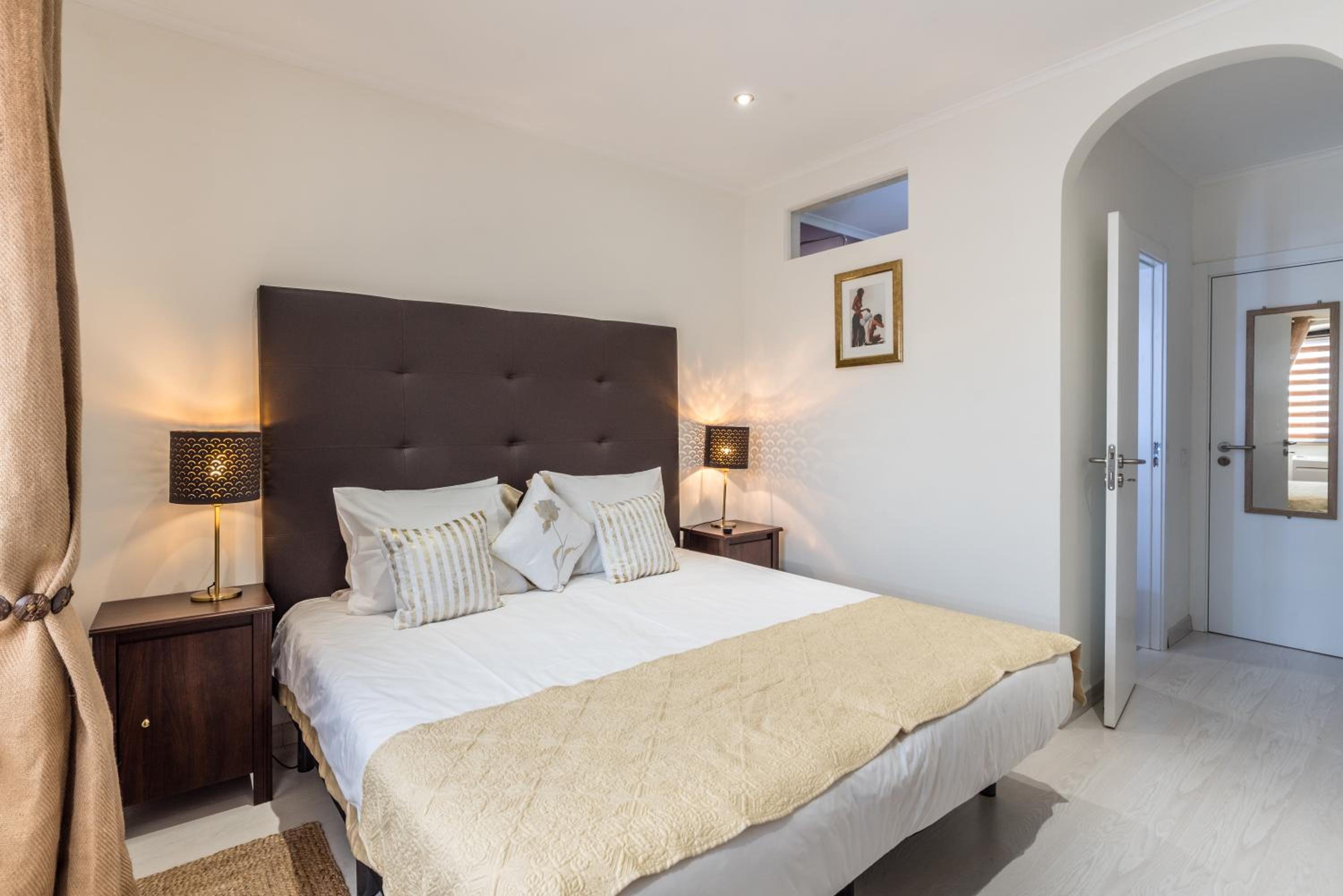 Double or Twin Room with Bathroom photo 2