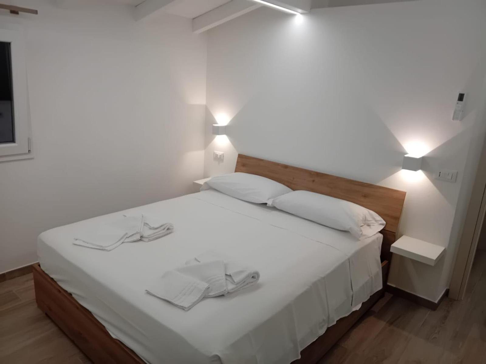 Two-Bedroom Deluxe Apartment with Balcony