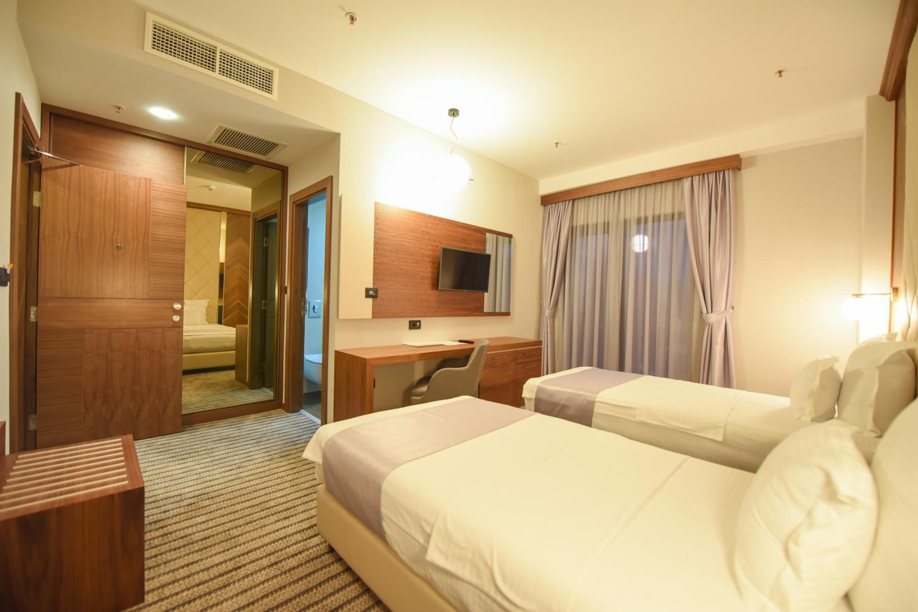 Superior Twin Room photo 2