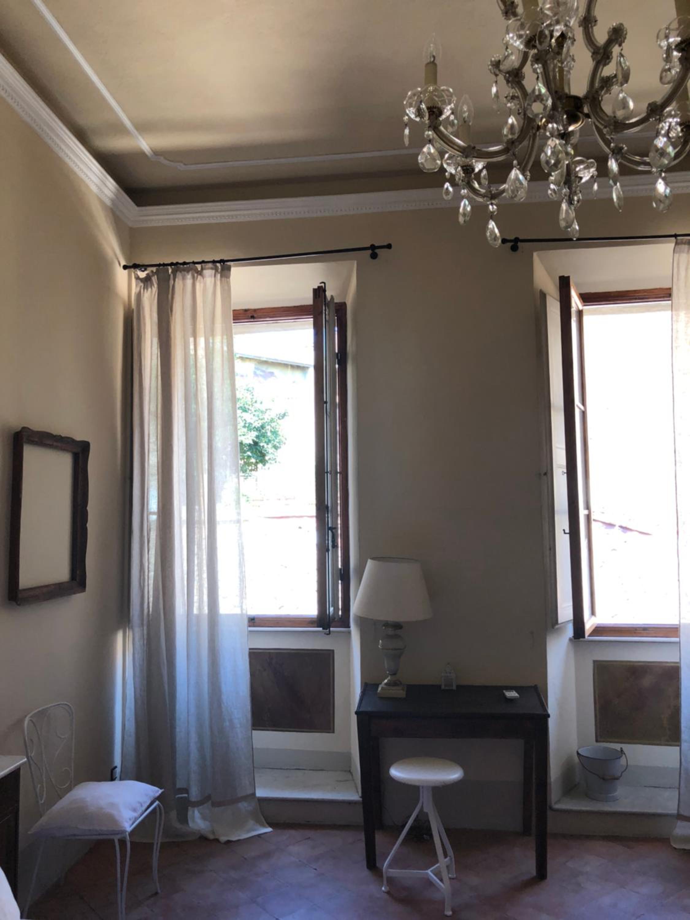 Large Double Room - Photo 2