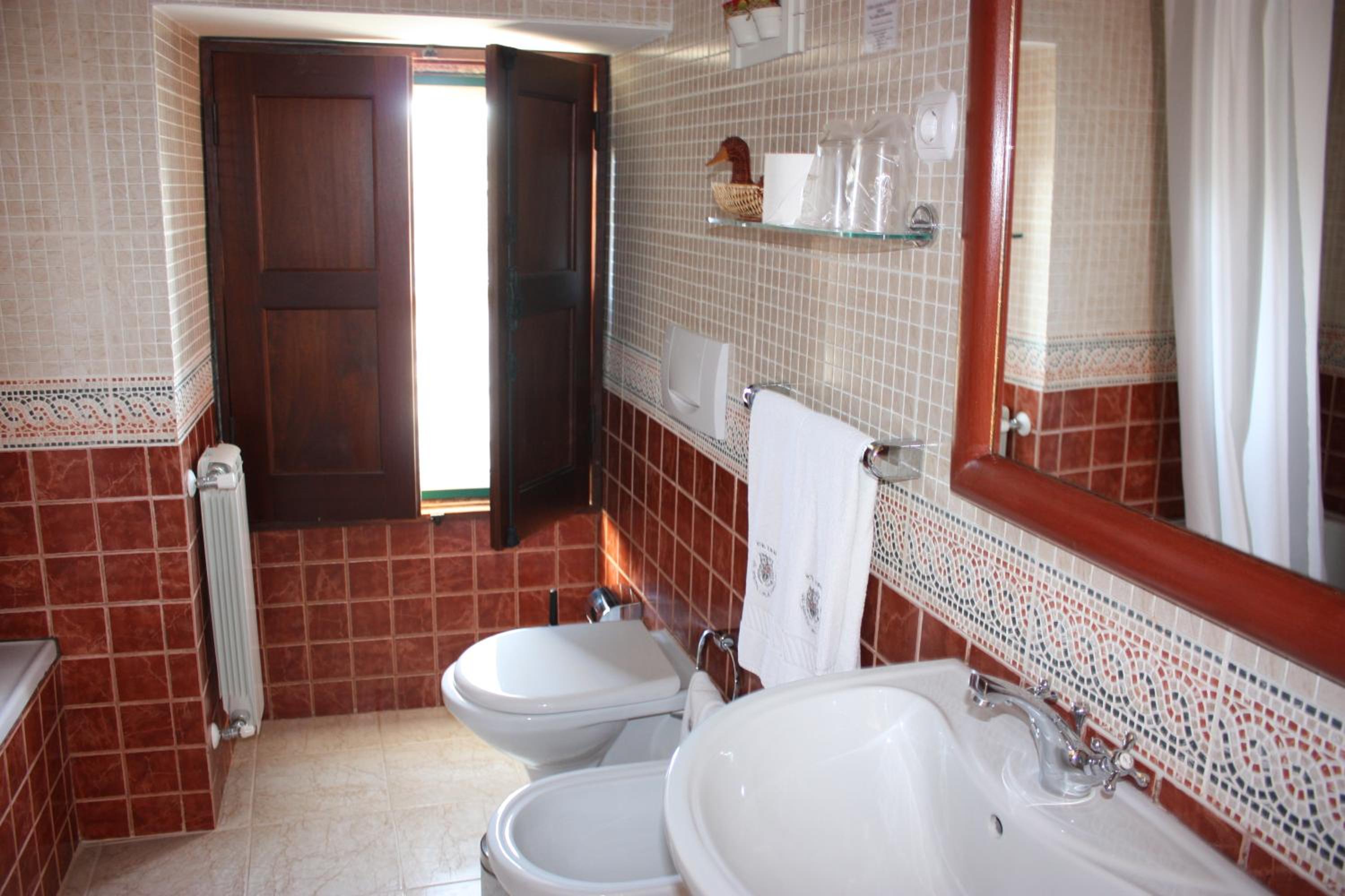 Double Room - Photo 8