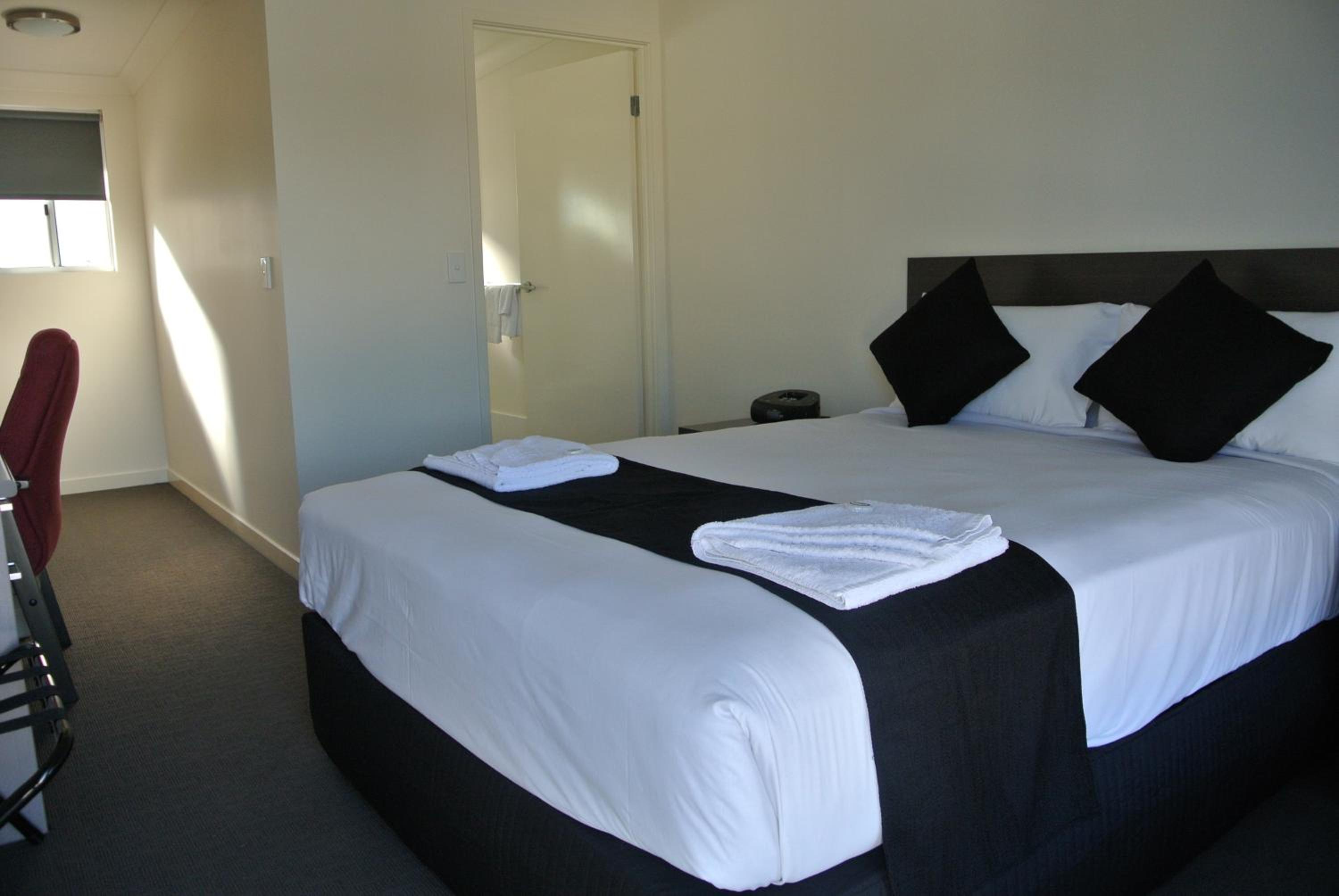 Queen Room photo 1