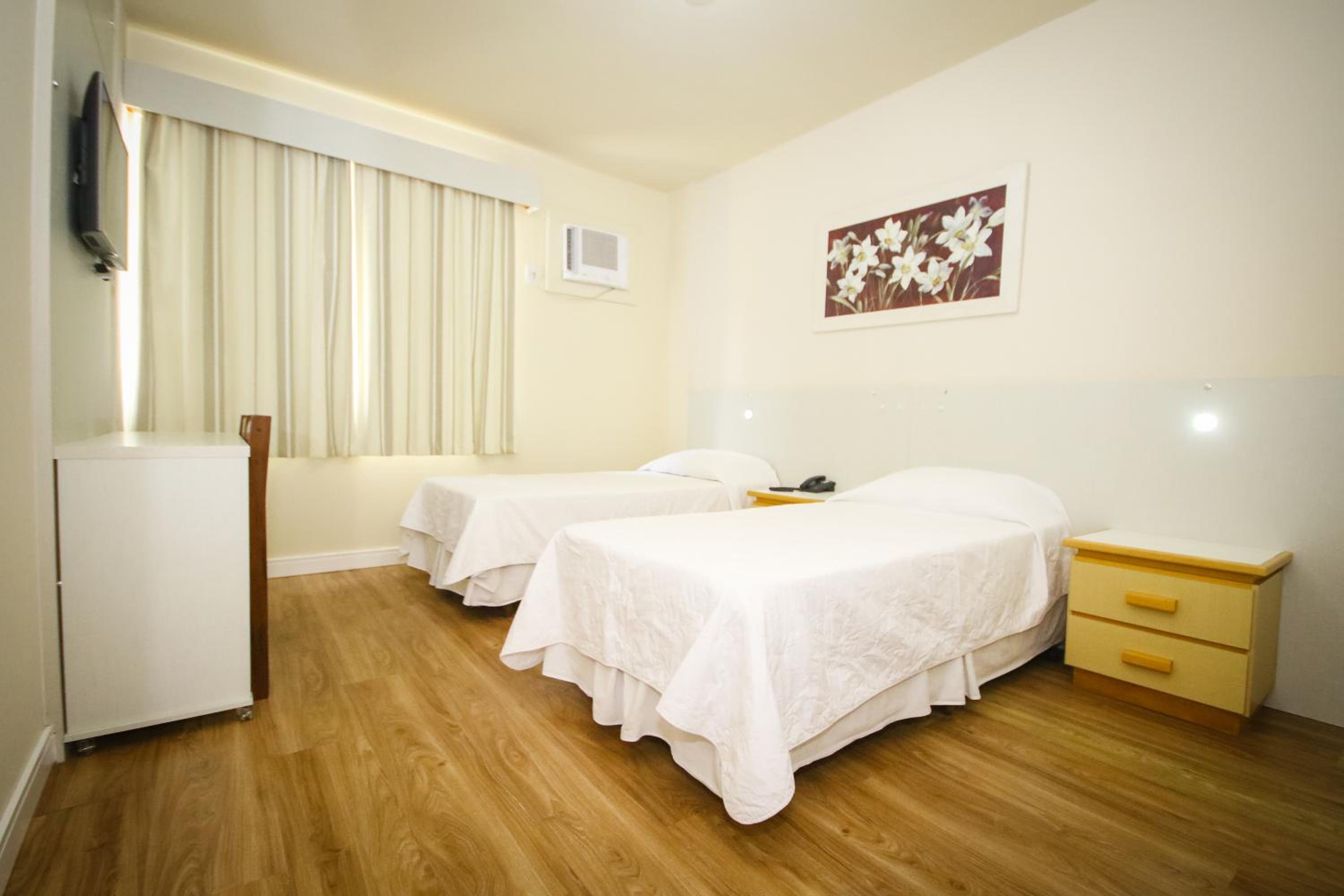 Standard Twin Room photo 2