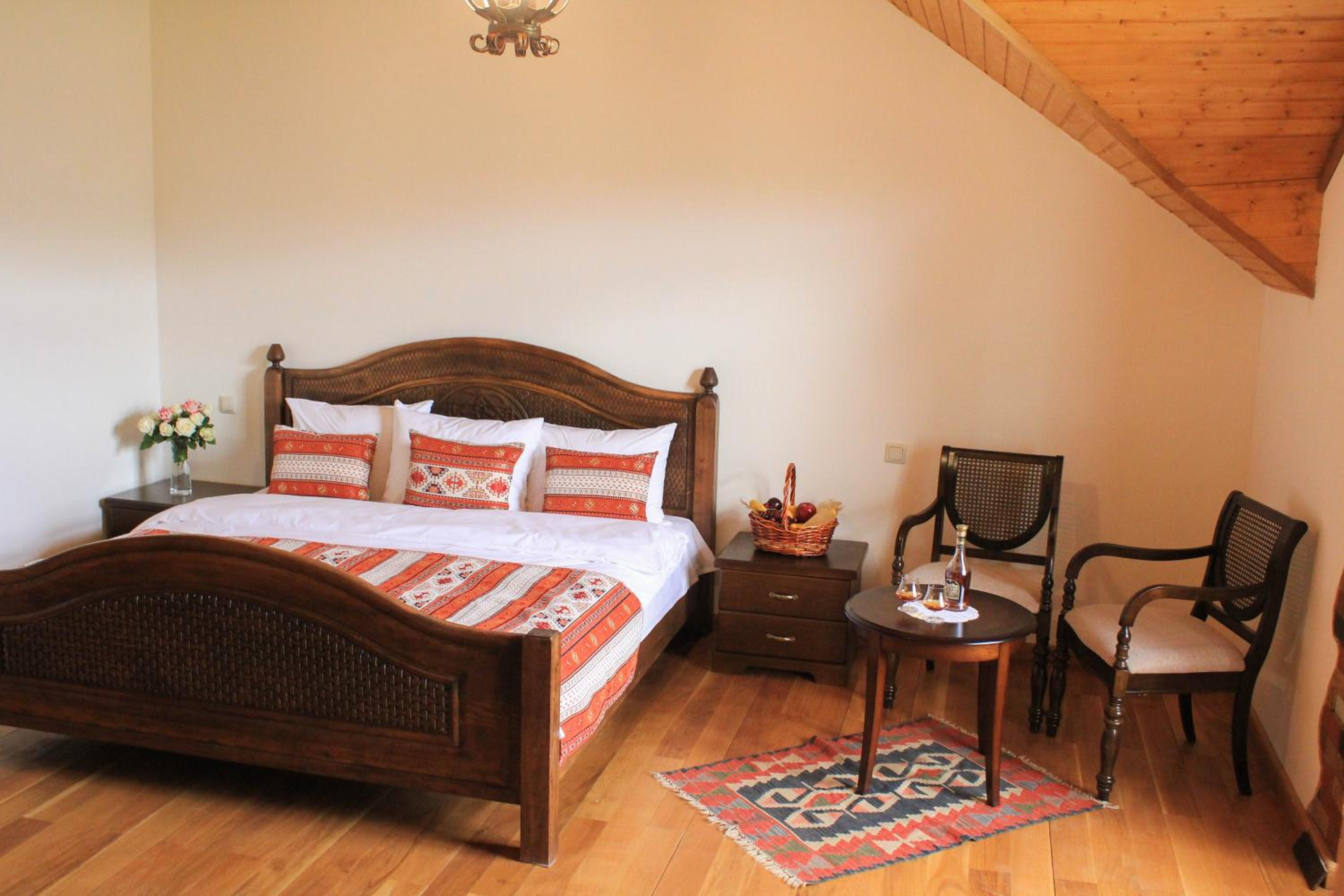 Deluxe Double Room with Balcony photo 3