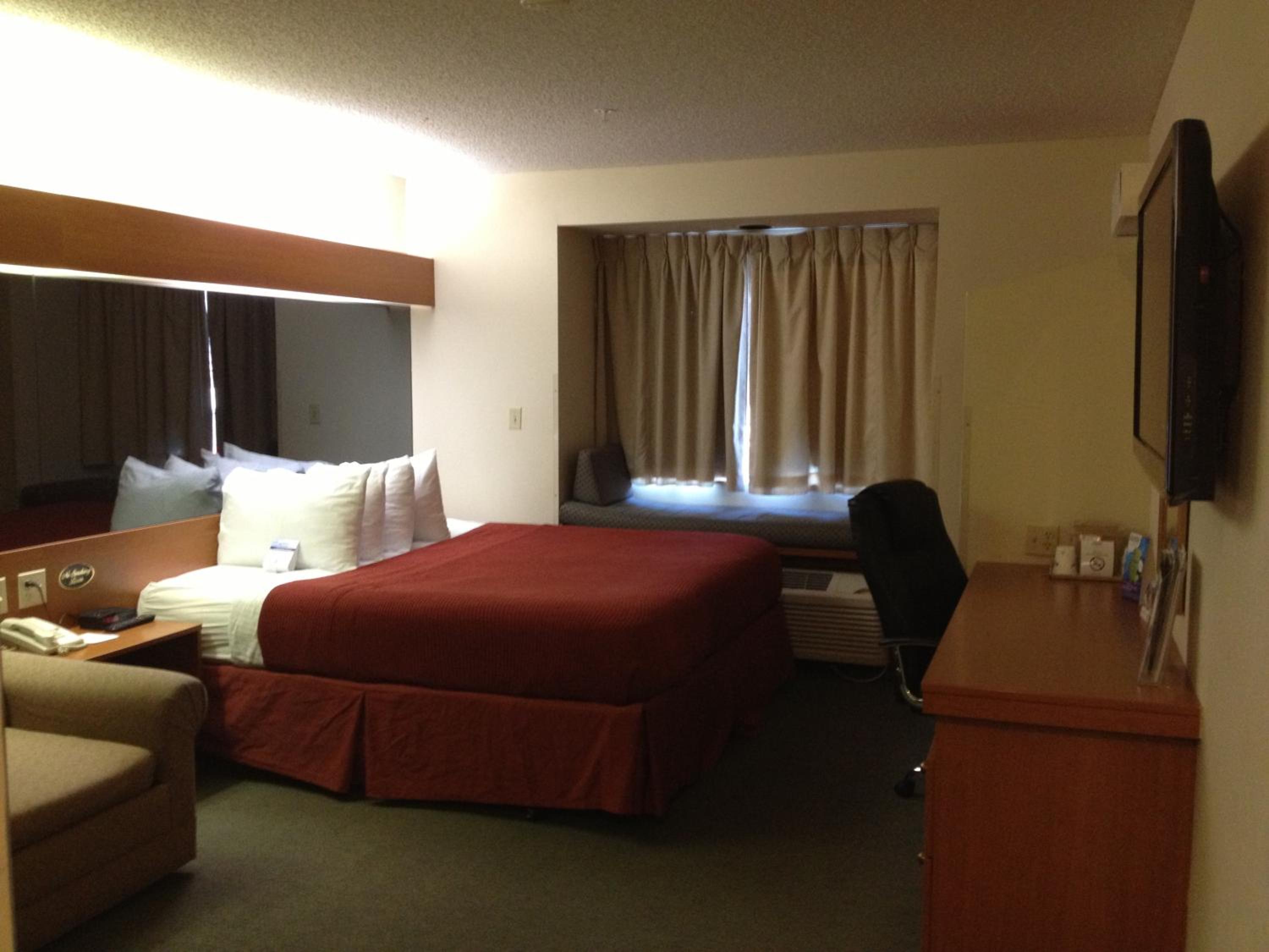King Room- Non-Smoking - Photo 5