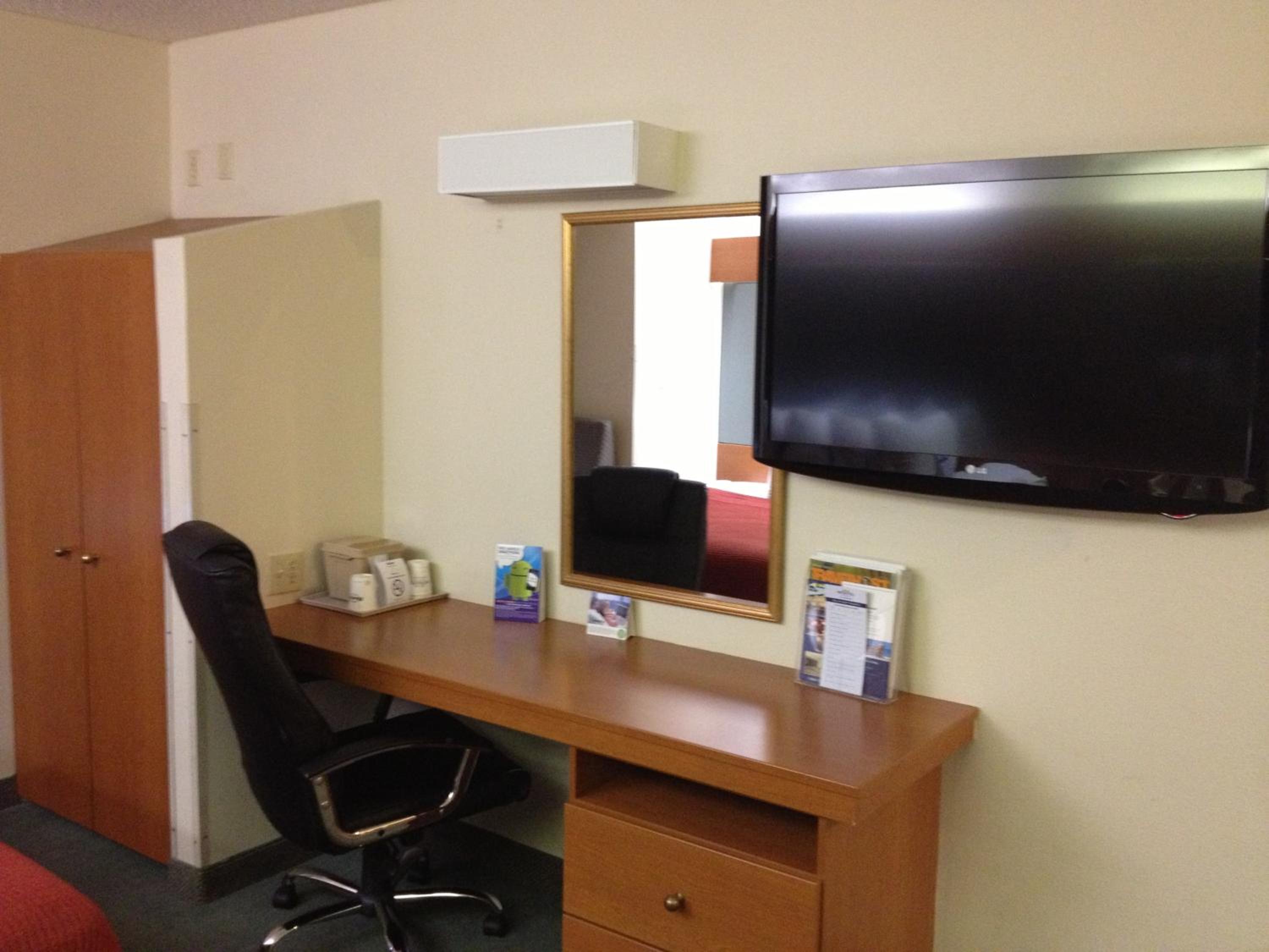 Queen Room - Mobility Access/Non-Smoking - Photo 3