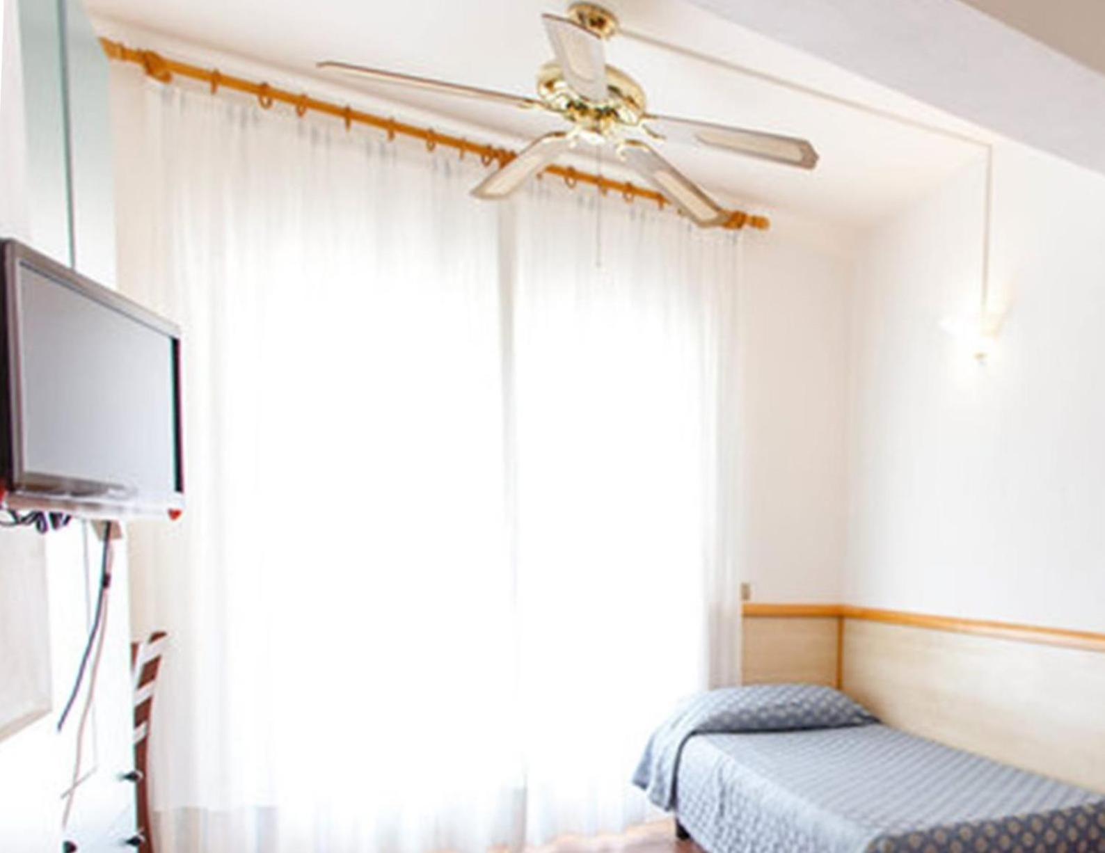 Single Room with Lake View photo 1