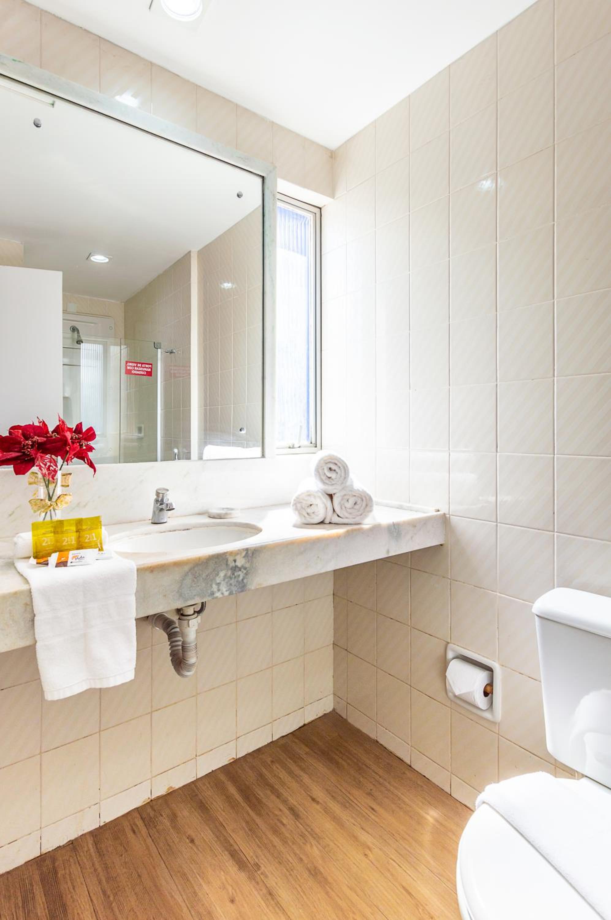 Premium Double Twin (2 single beds) Room without Sea View photo 2