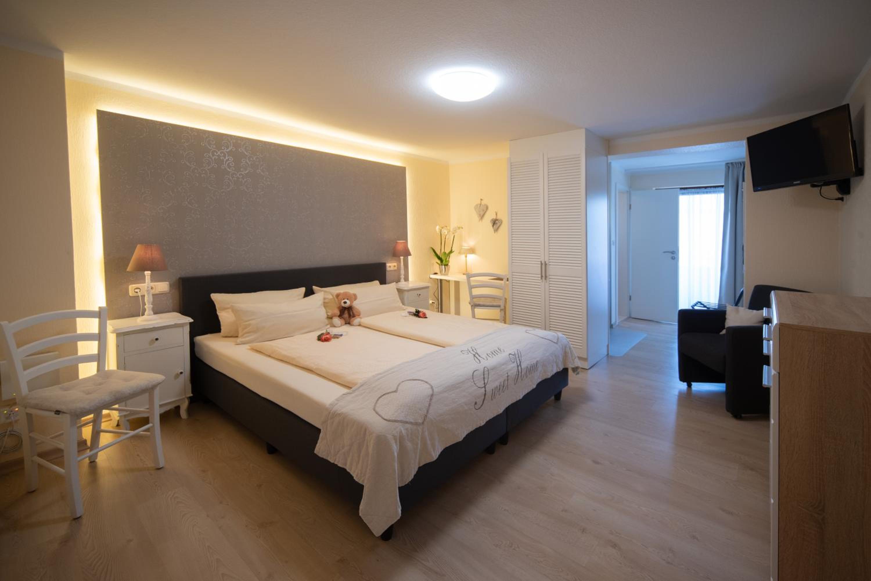 Standard Double Room - Photo 1