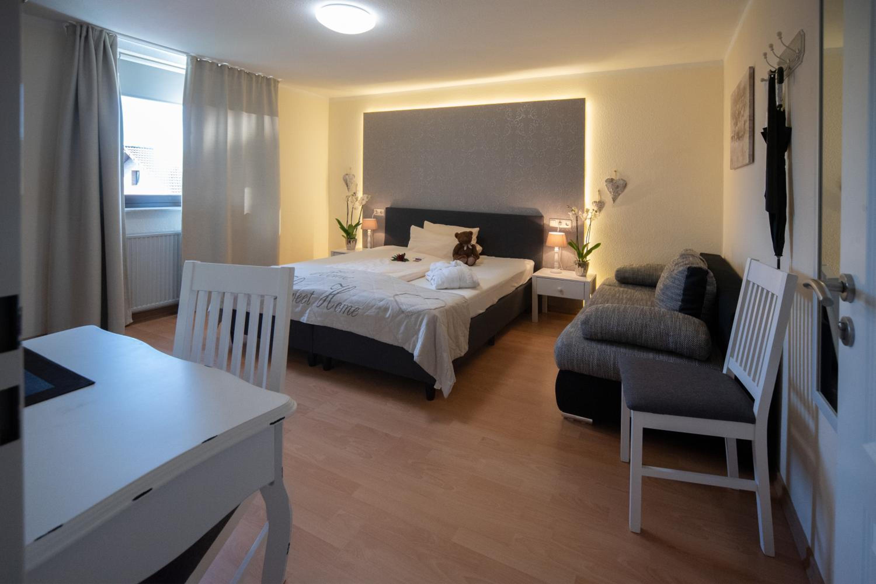 Standard Double Room - Photo 6