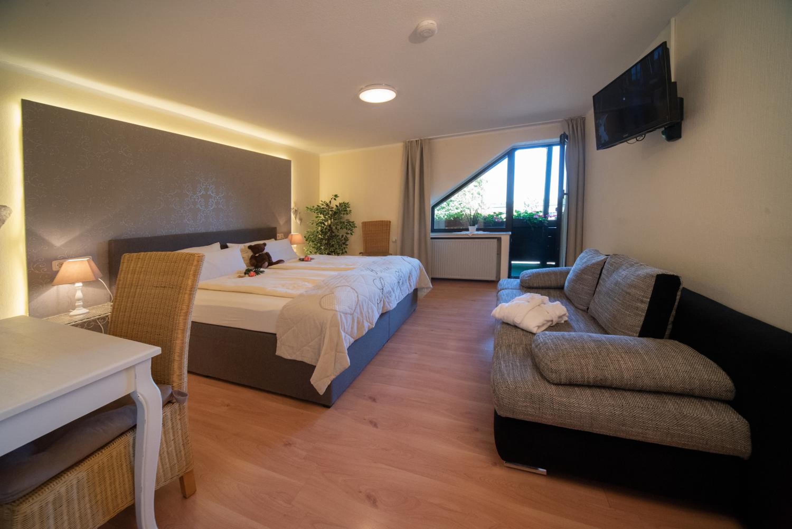 Standard Double Room - Photo 4