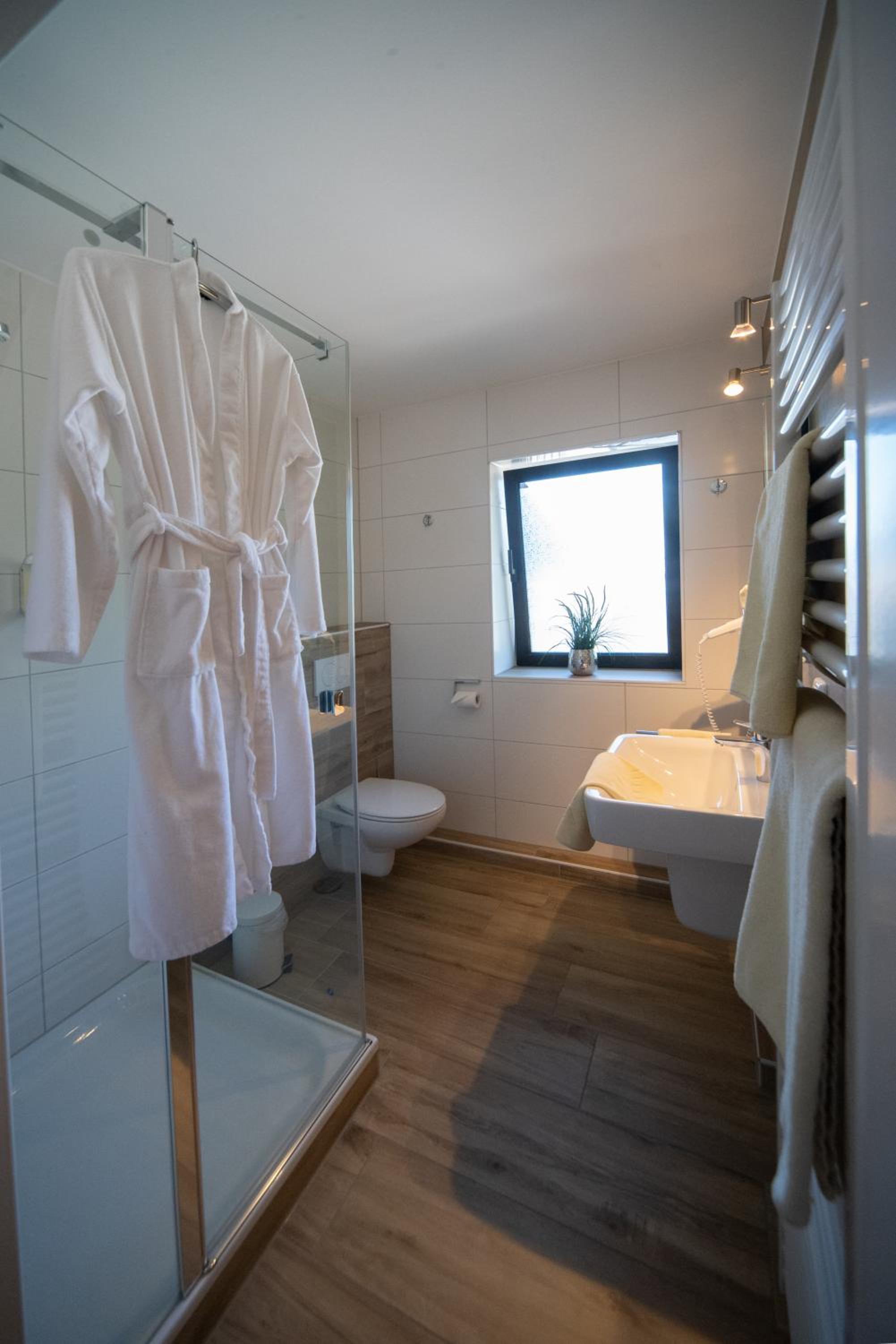 Standard Double Room - Photo 3