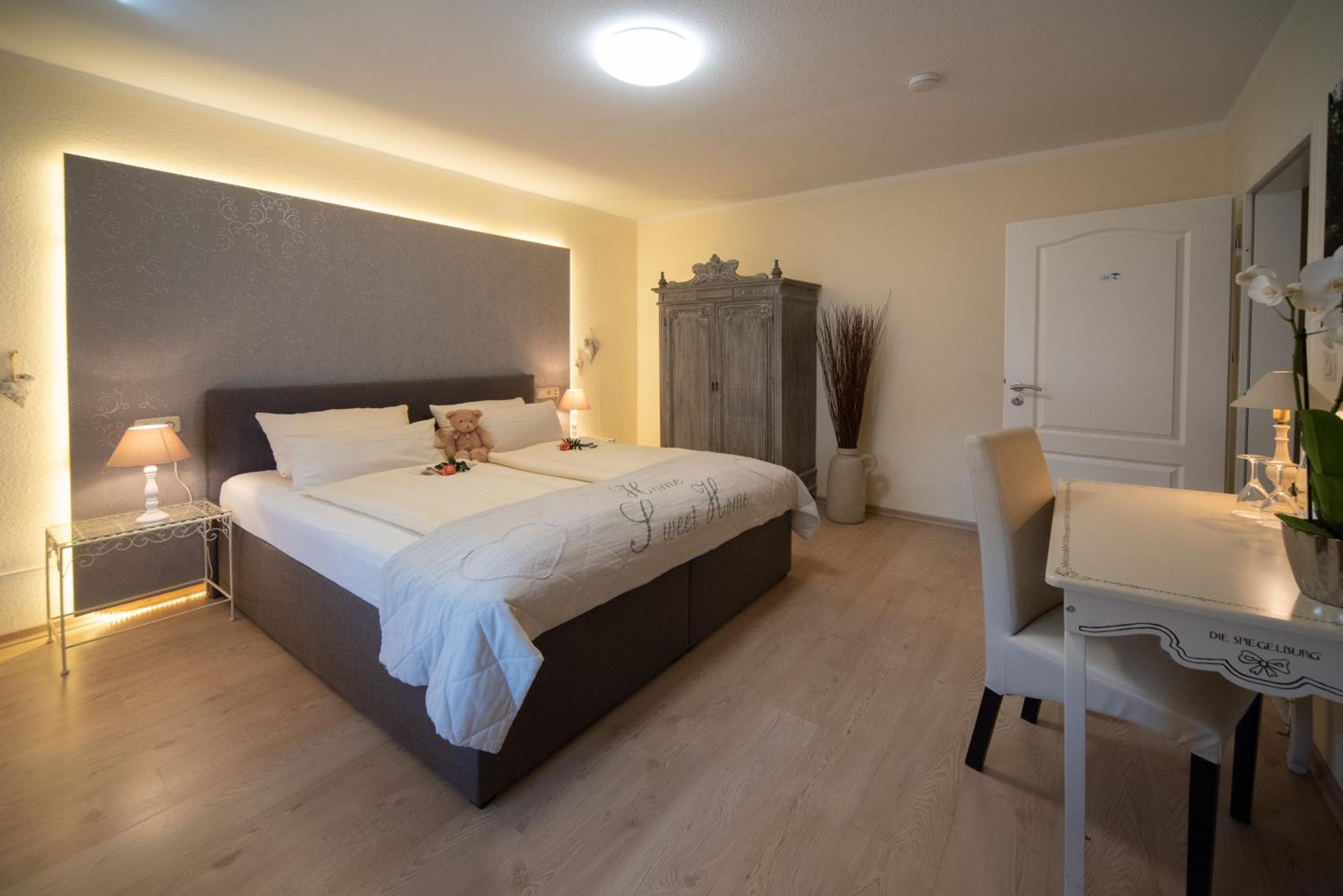 Standard Double Room - Photo 2