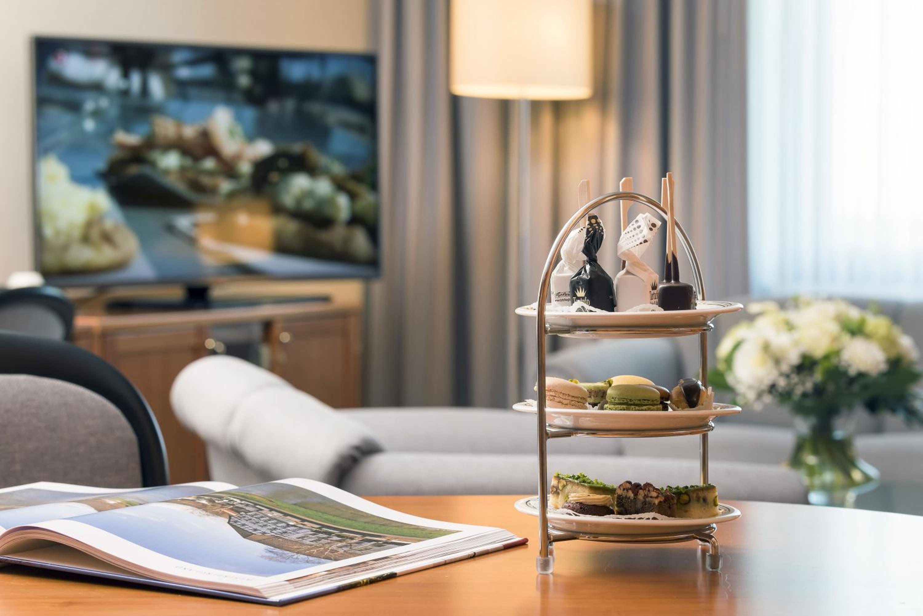 Presidential Suite thumbnail 6
