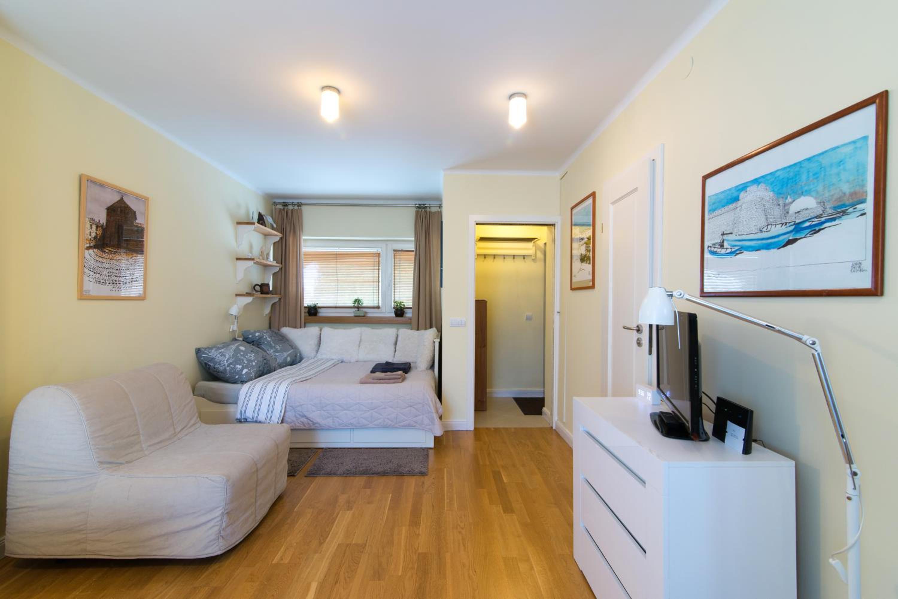 One-Bedroom Apartment