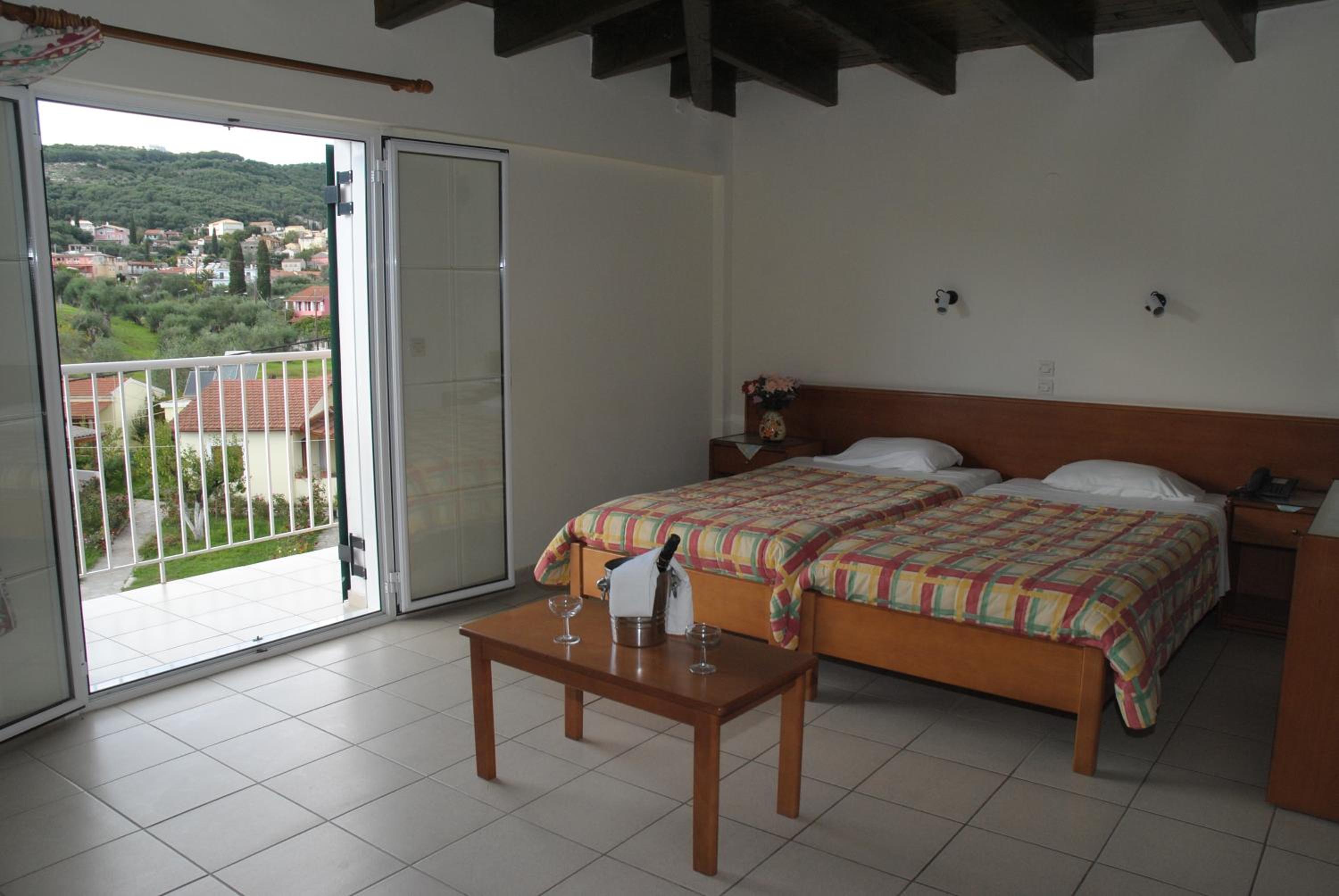 Double Room - Photo 2