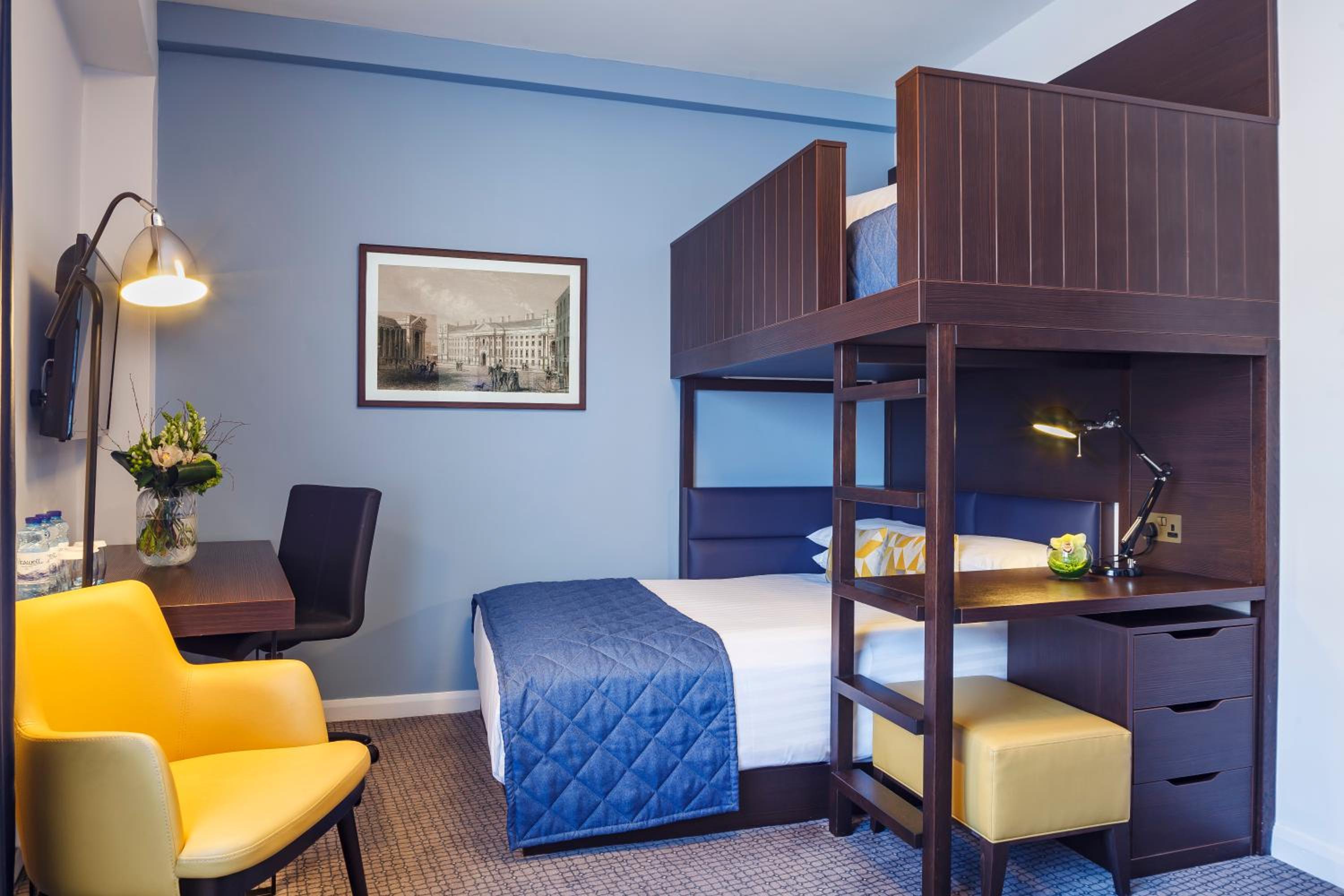 Cozy Triple Room