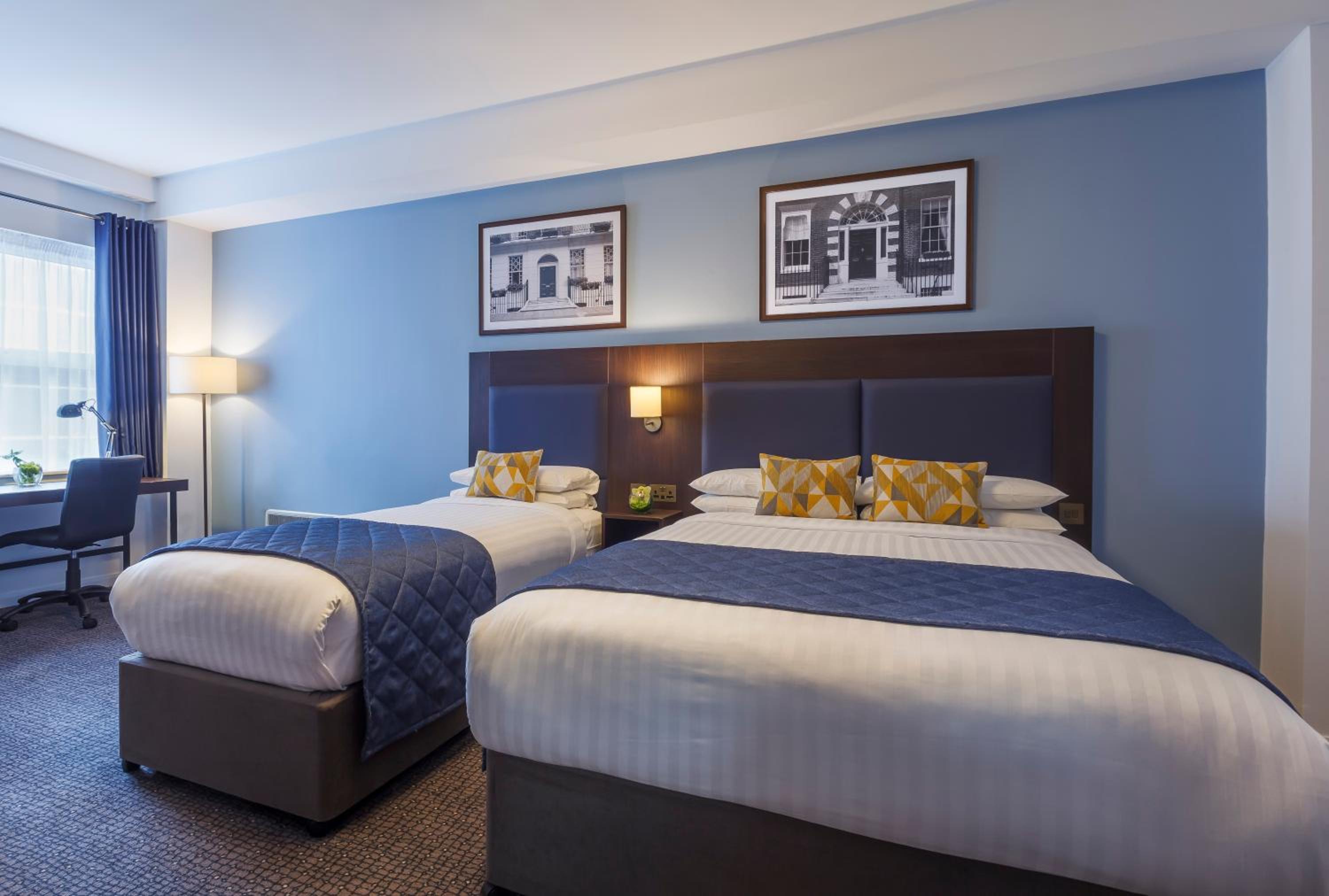 Deluxe Family Room