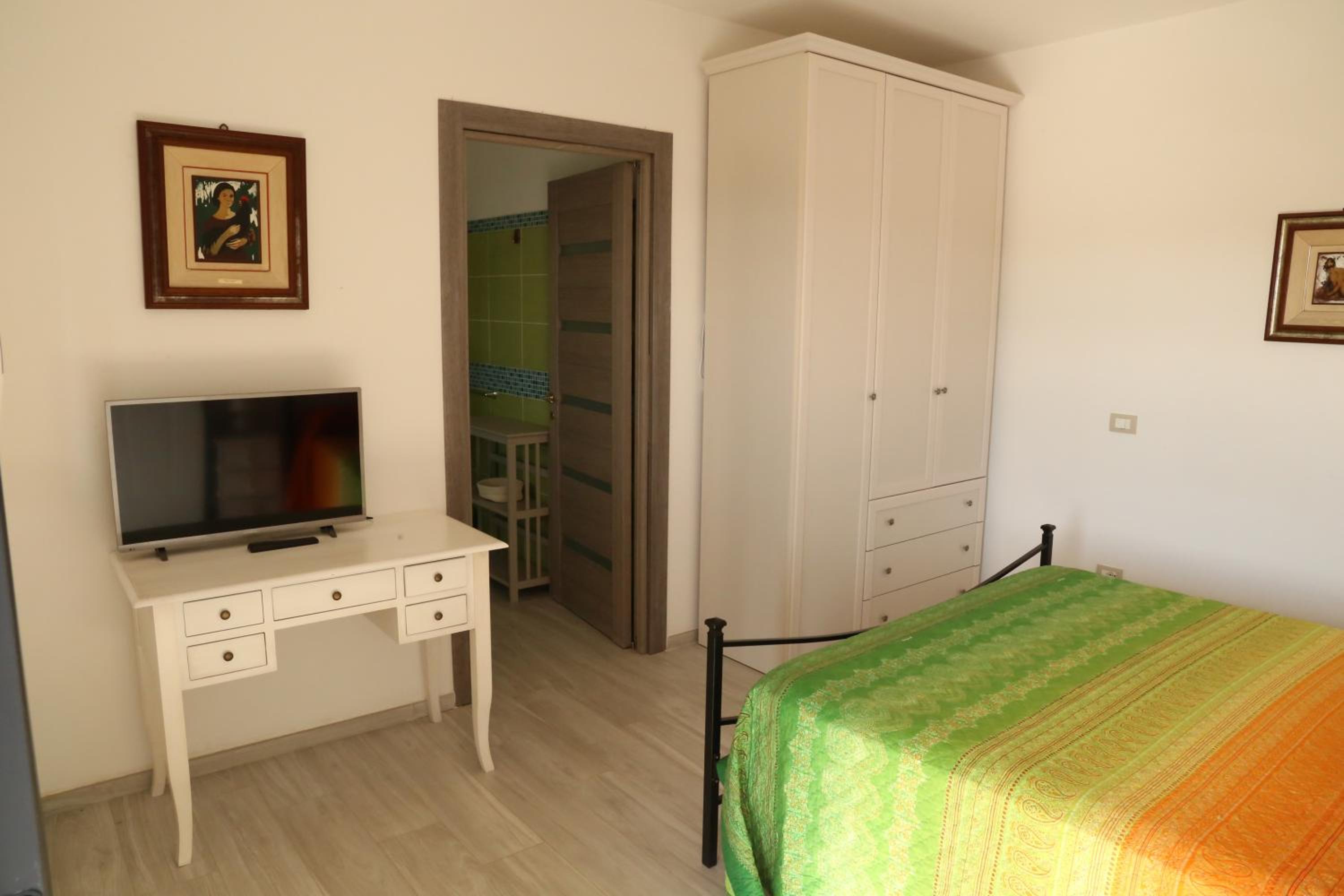 Triple Room with Private Bathroom photo 3