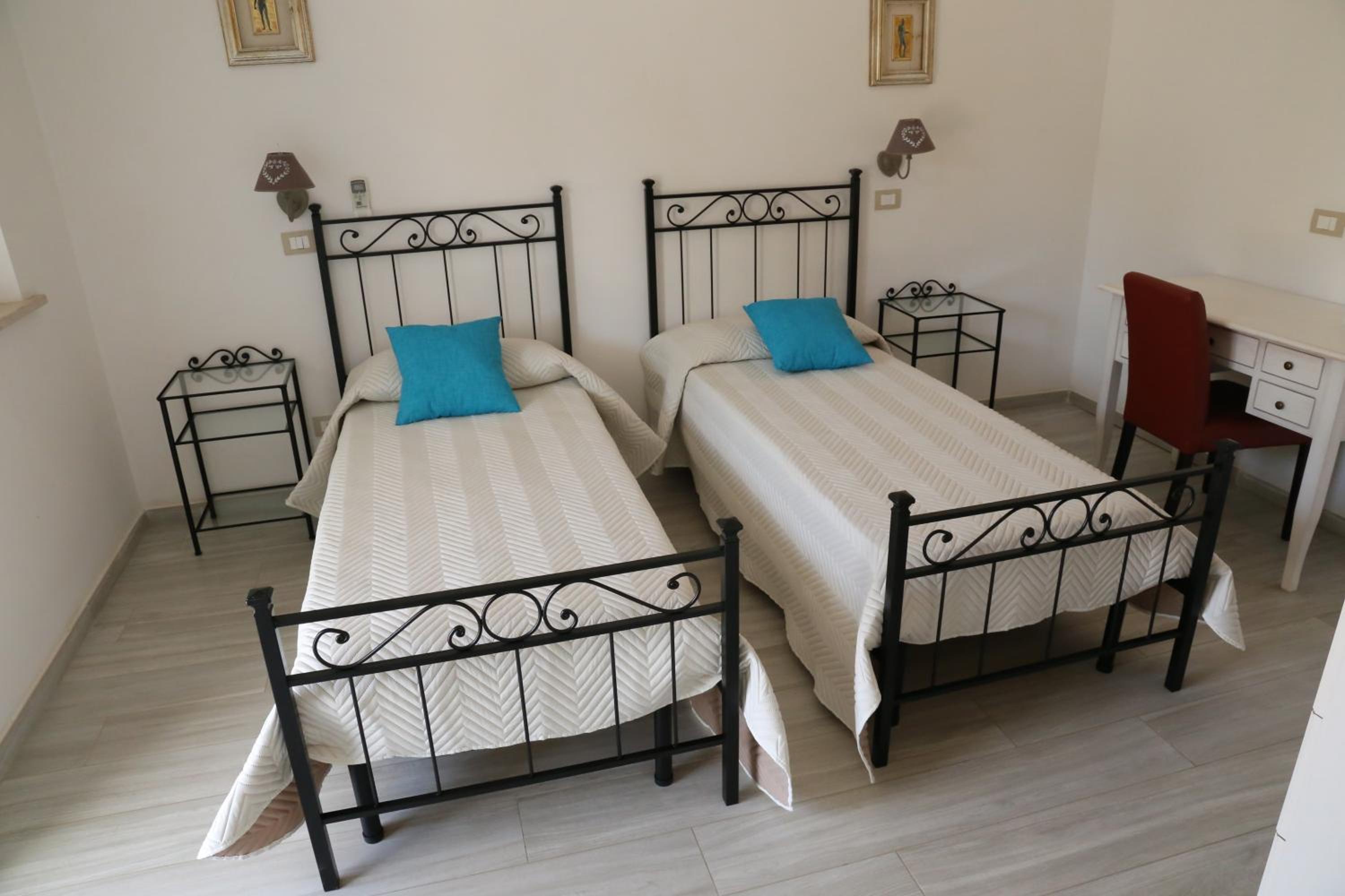 Deluxe Double or Twin Room with Garden View photo 3