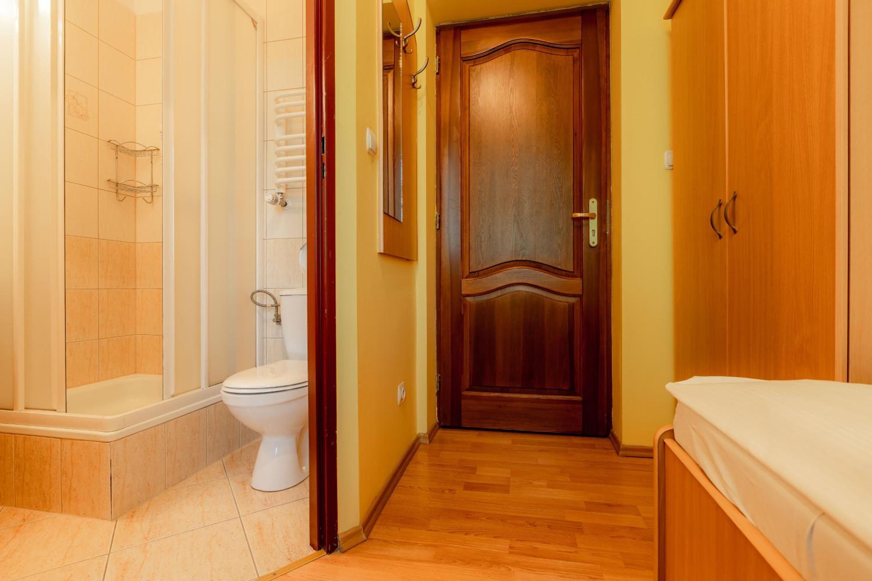 Single Room photo 3