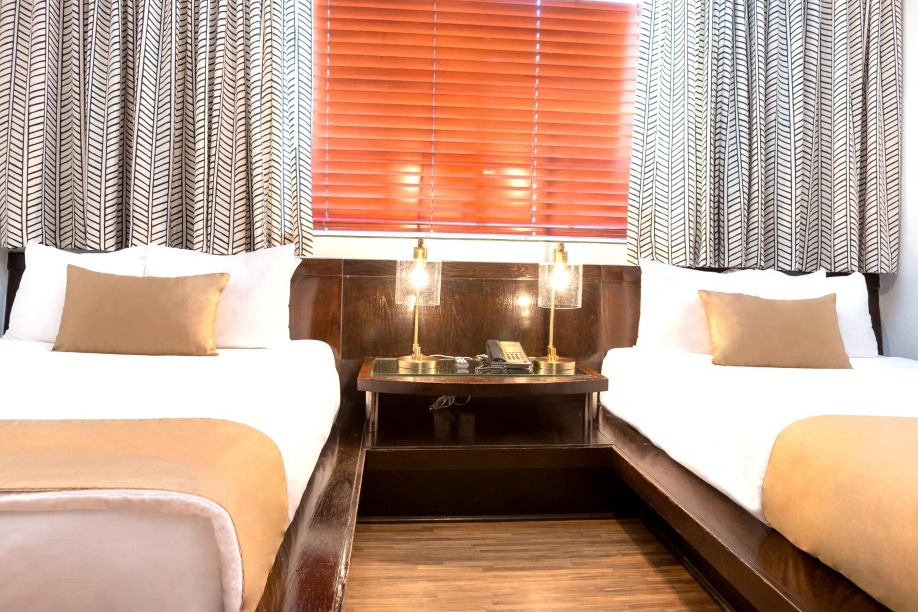 Standard Double Room - Photo 10