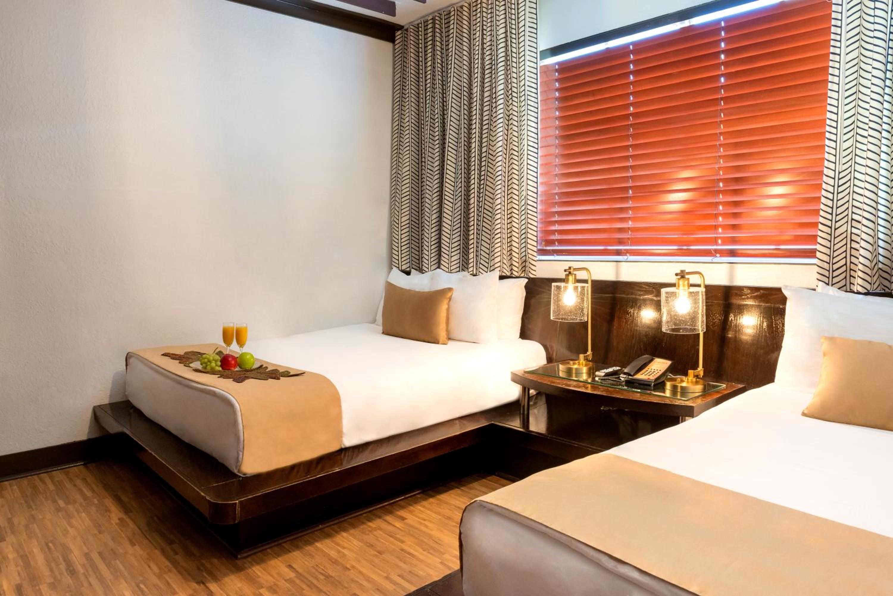 Standard Double Room - Photo 12