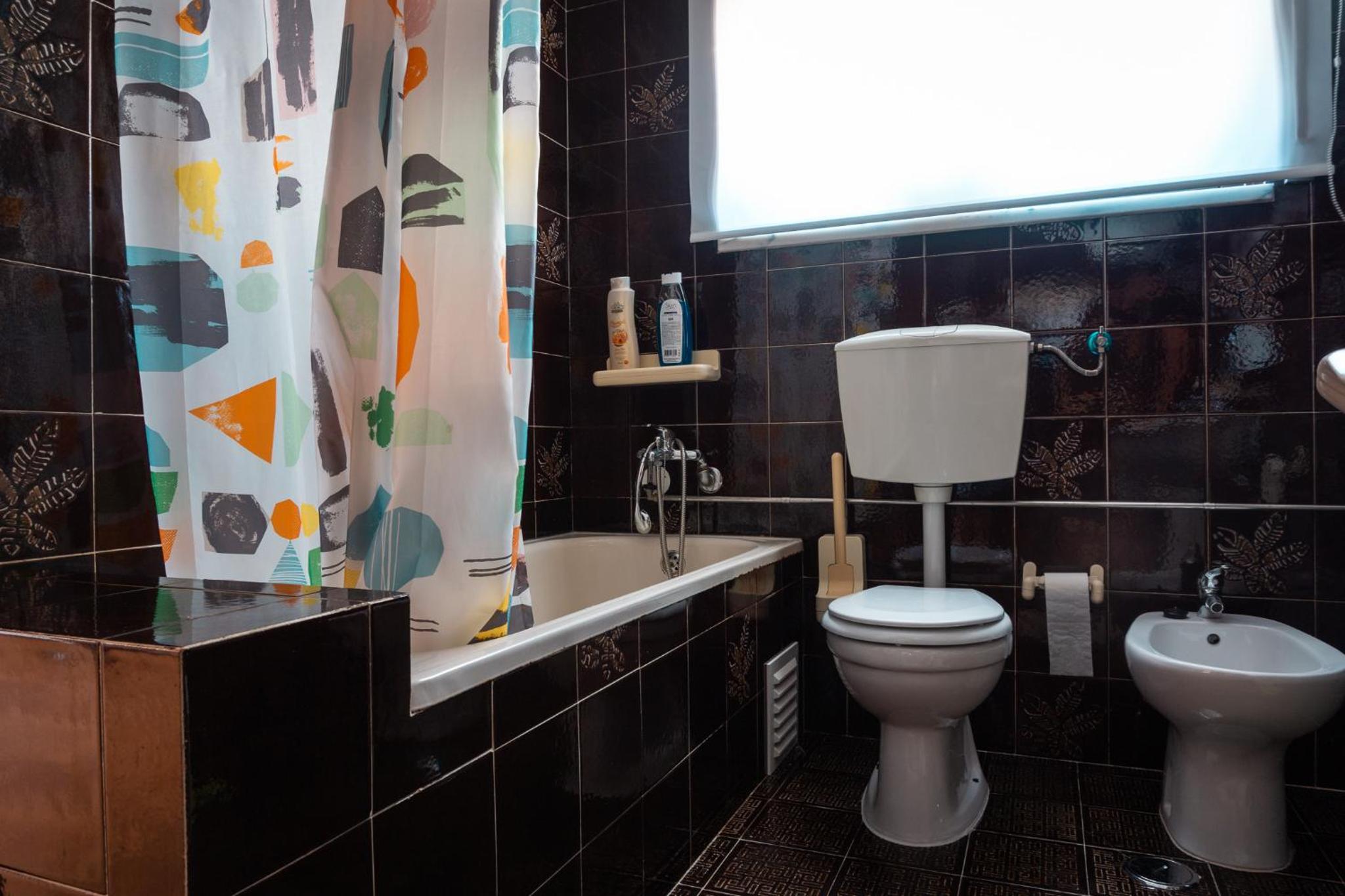 Deluxe Suite - Photo 7