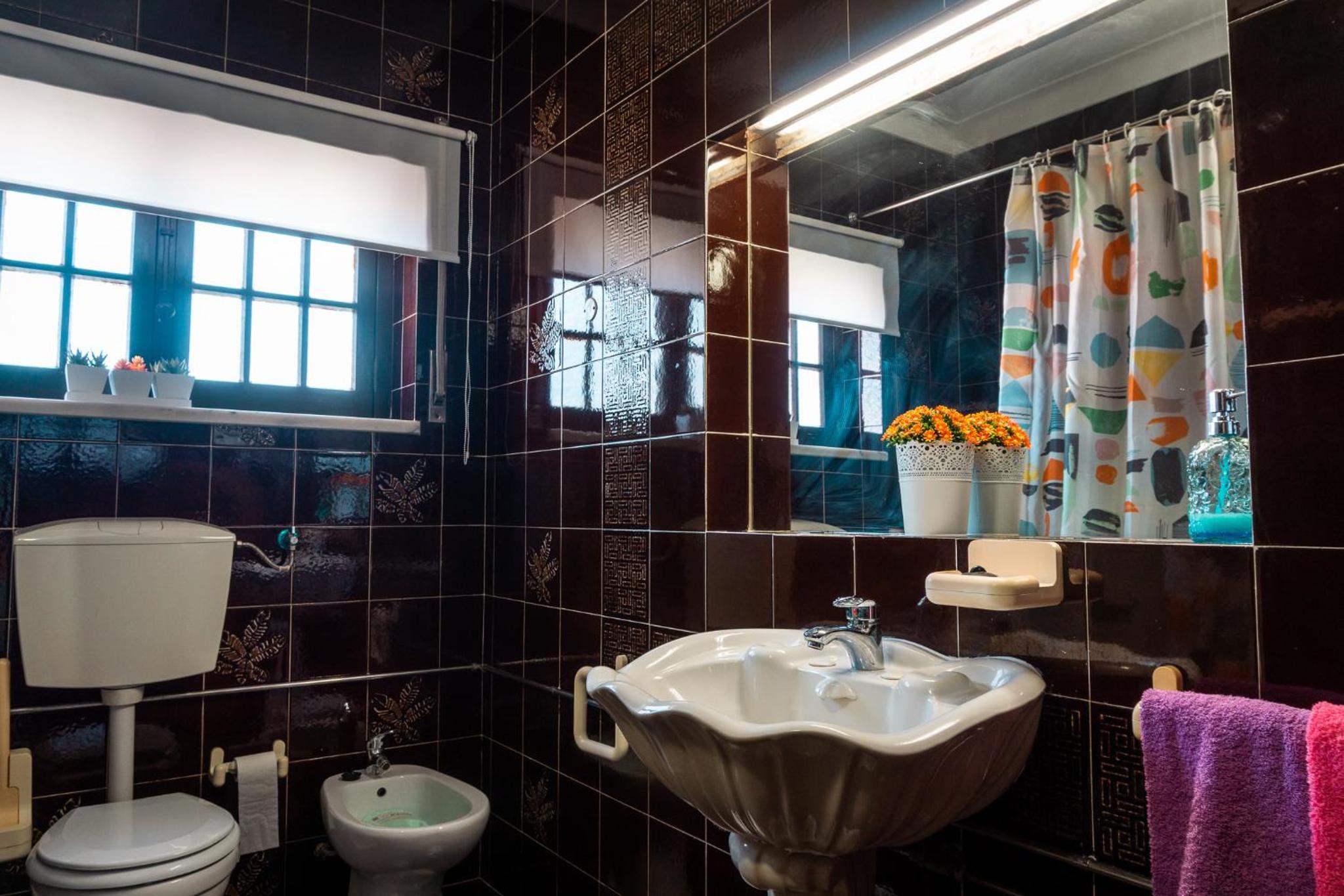 Deluxe Suite - Photo 6