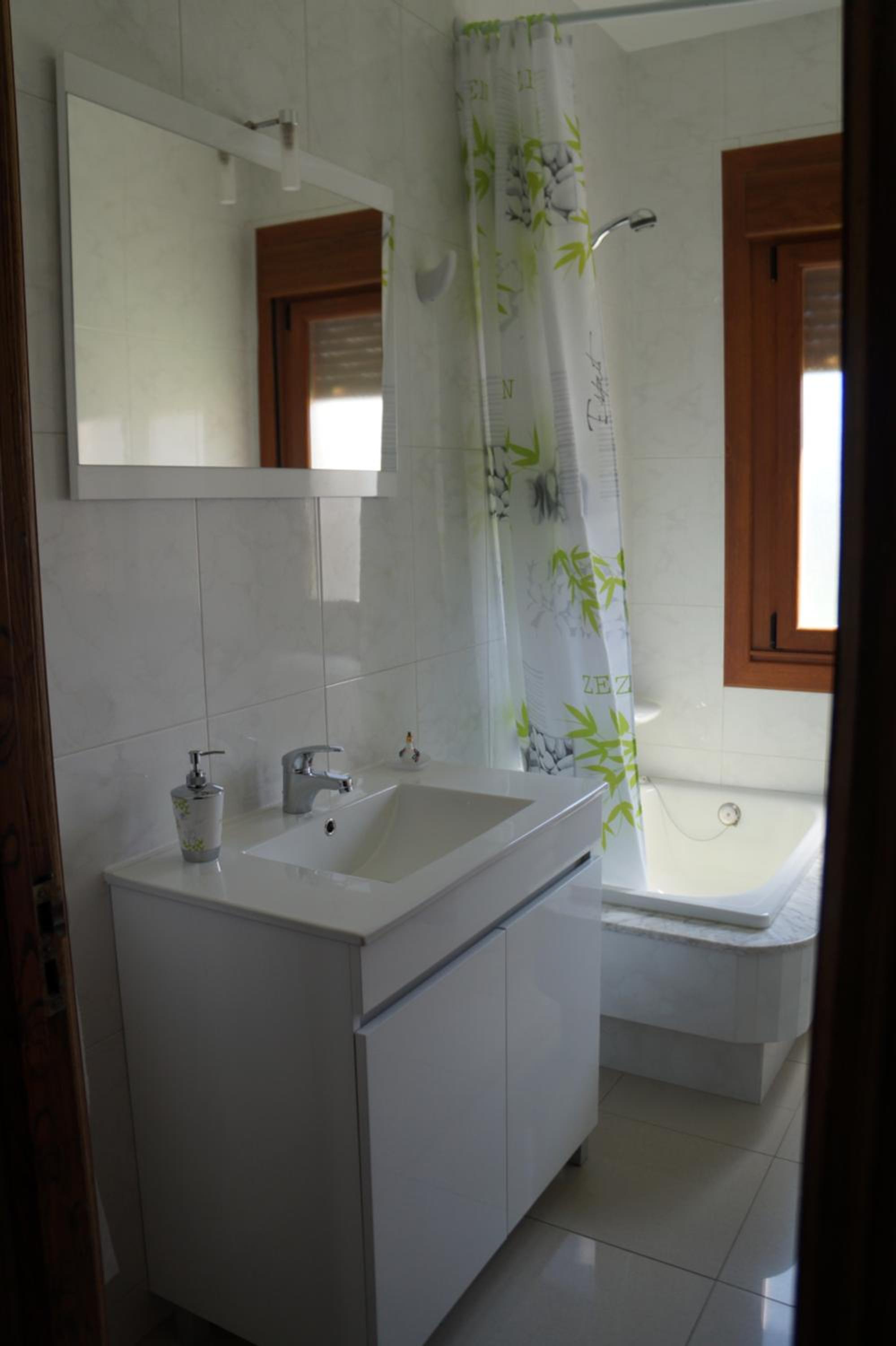 Four-Bedroom House - Photo 15