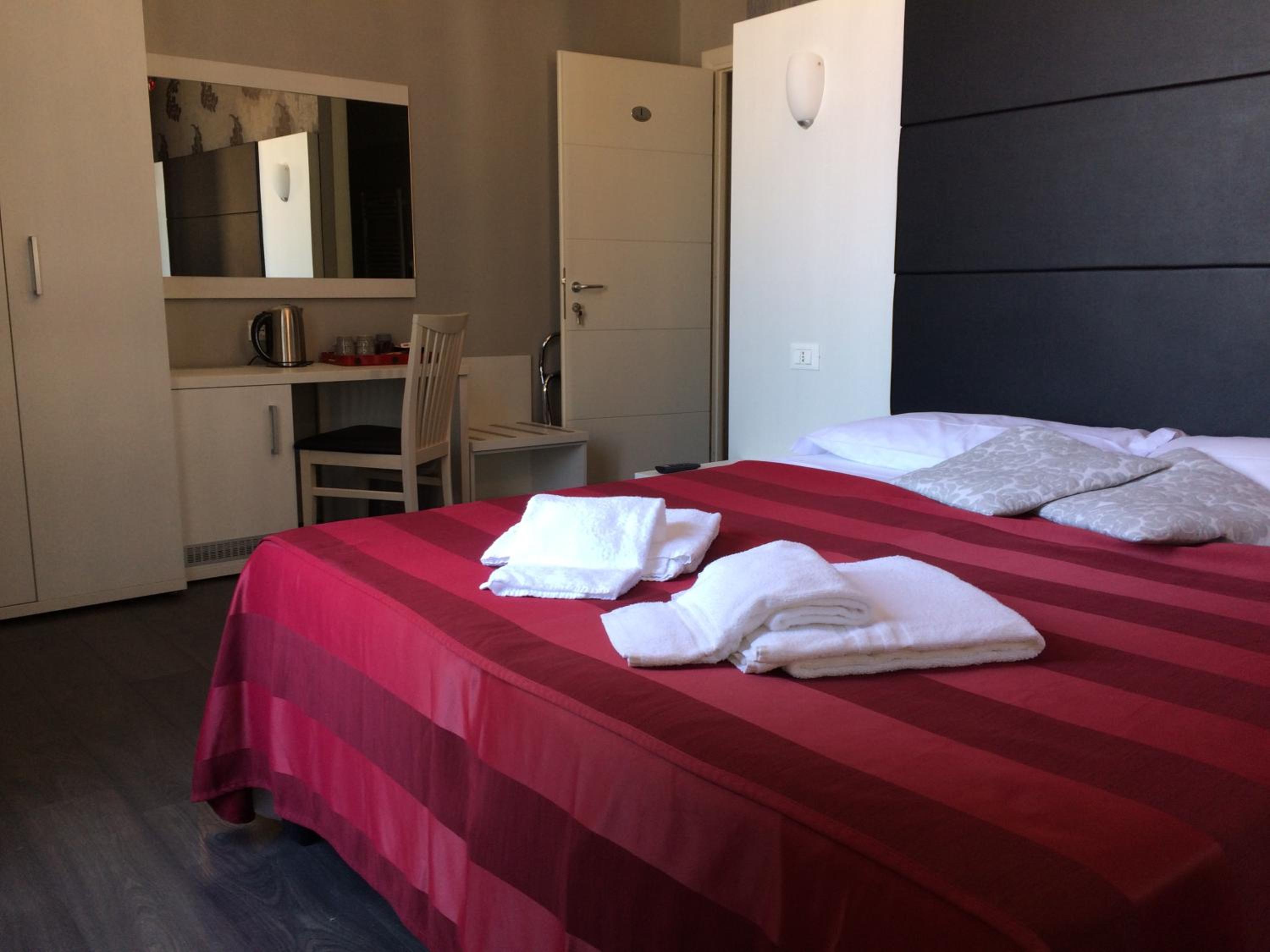 Deluxe Double or Twin Room with City View