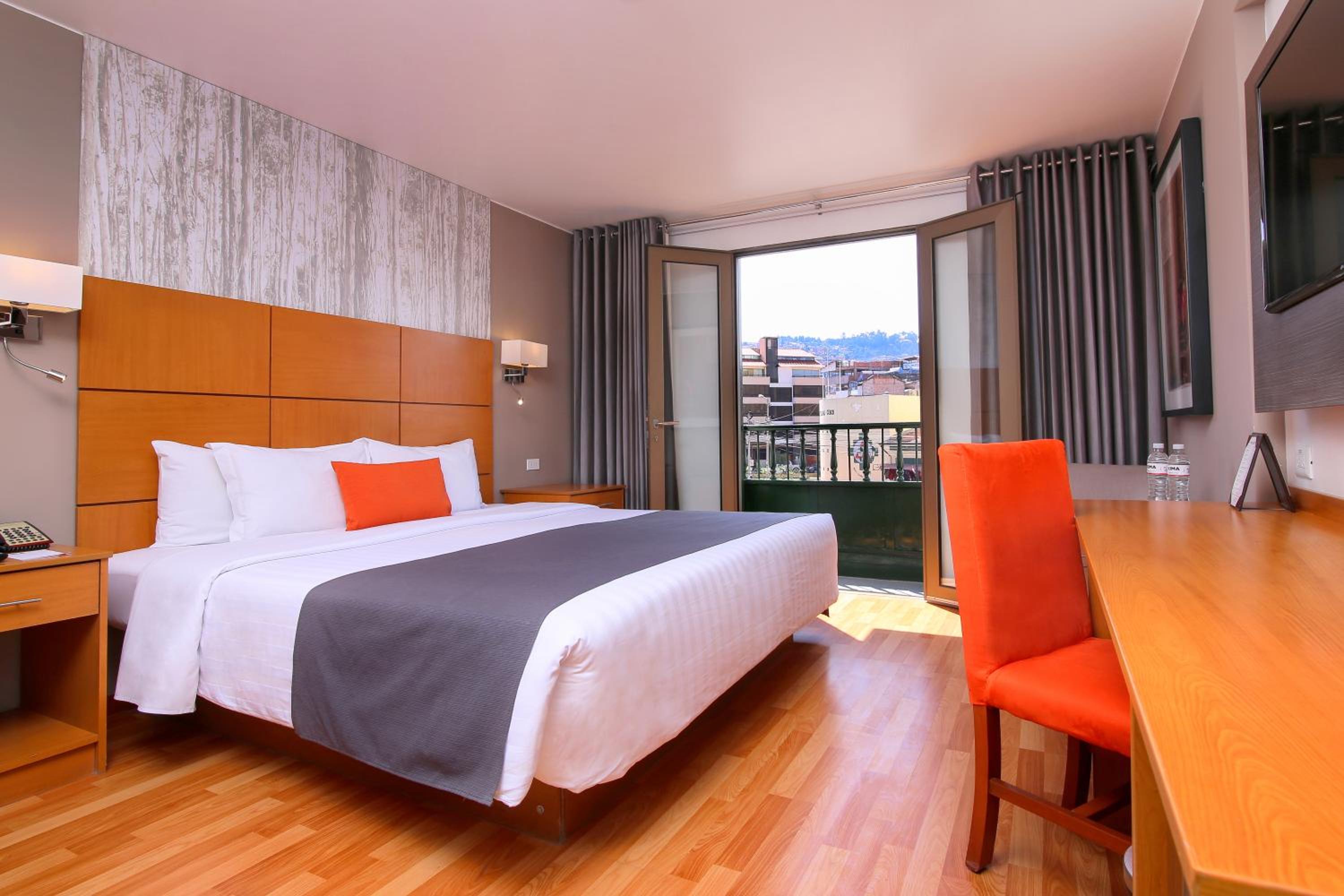  Superior King Room with One King Size Bed - Photo 7