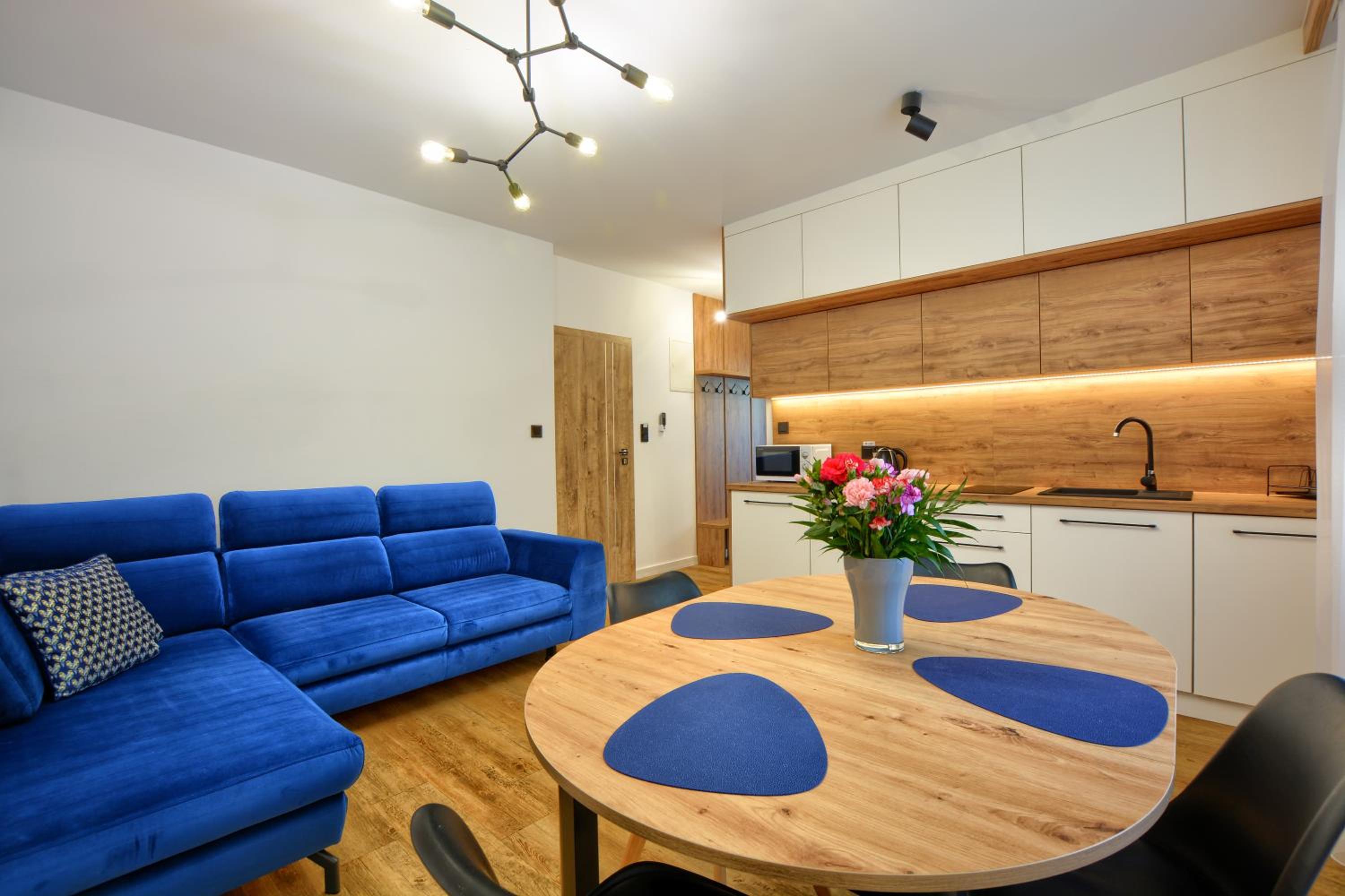 One-Bedroom Apartment with Balcony